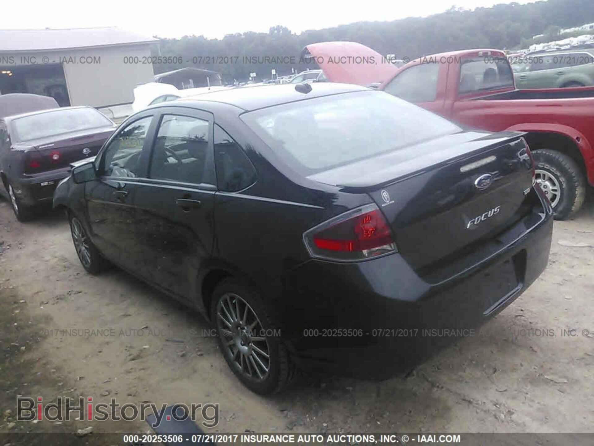 2011 Ford Focus - VIN: 1FAHP3GN3BW115991 - Фото 3