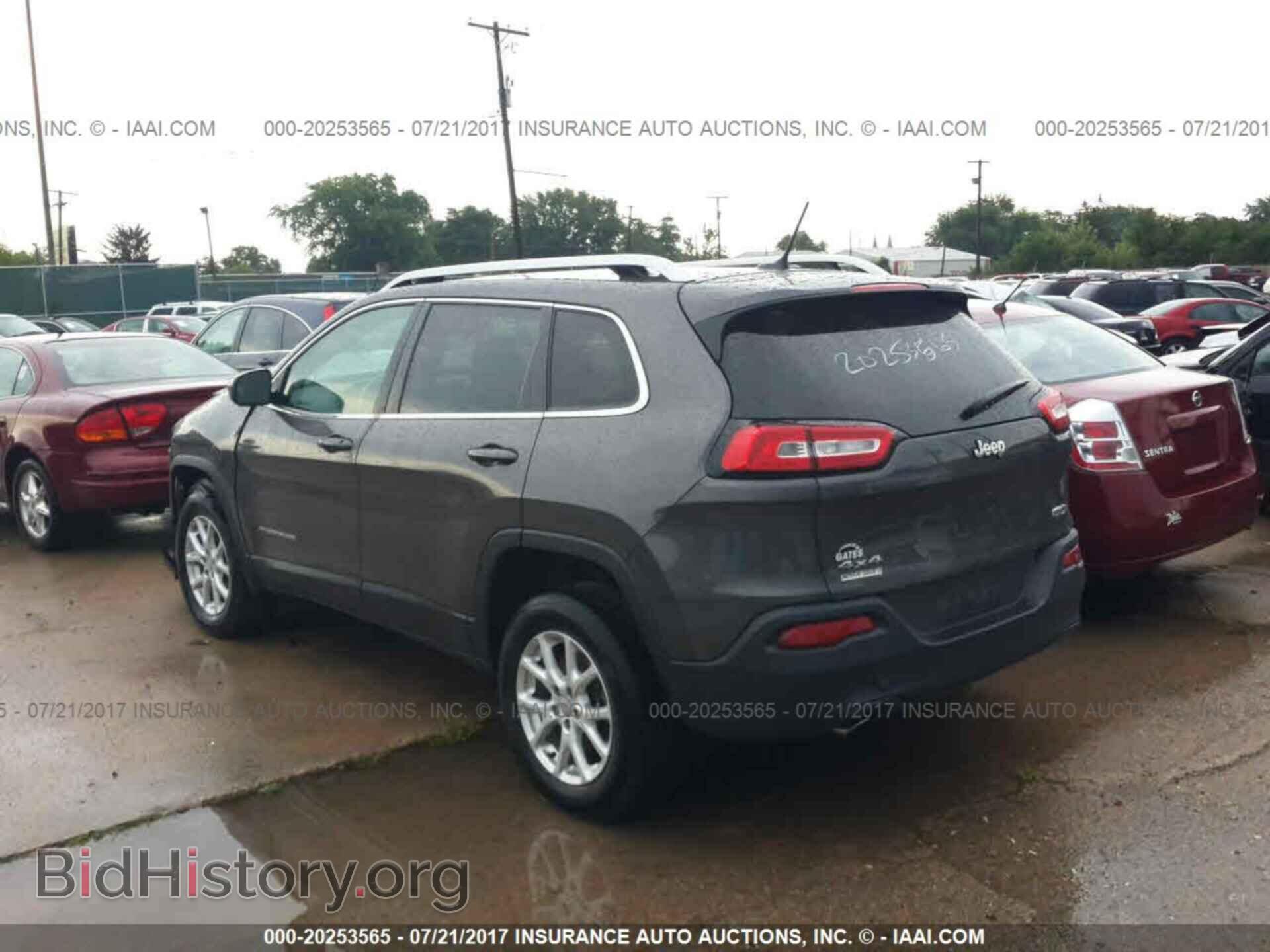 2014 Jeep Cherokee - VIN: 1C4PJMCB3EW138555 - Photo 3