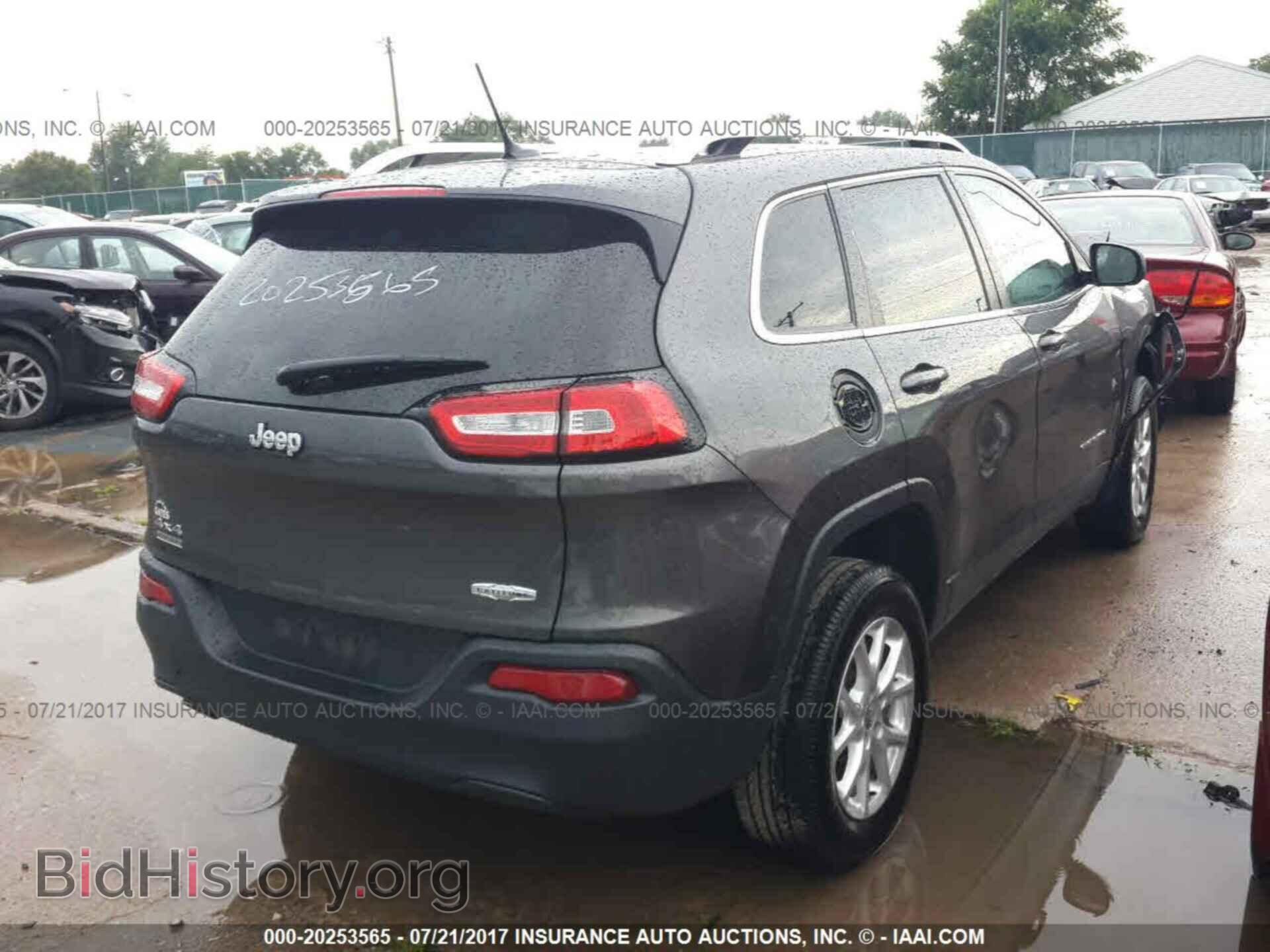 2014 Jeep Cherokee - VIN: 1C4PJMCB3EW138555 - Photo 4