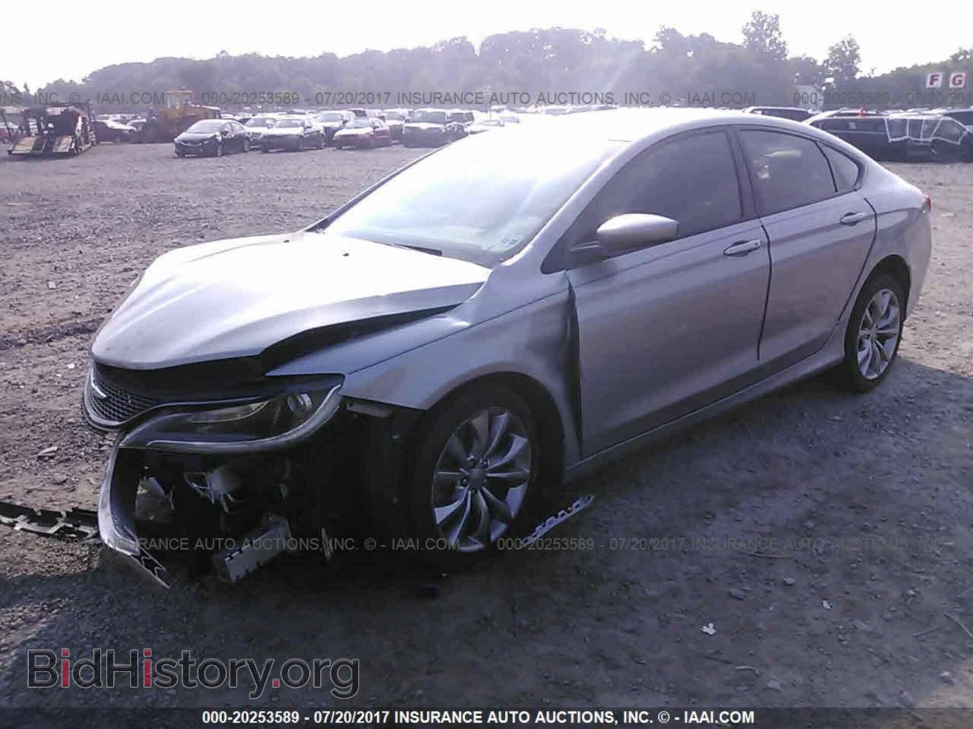 2015 Chrysler 200 - VIN: 1C3CCCBG0FN717711 - Фото 2