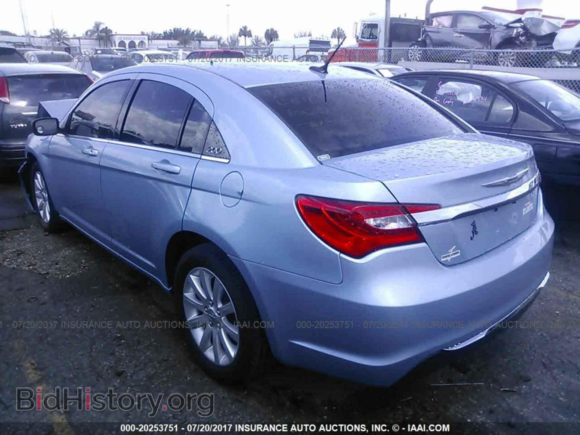 2013 Chrysler 200 - VIN: 1C3CCBBB8DN612085 - Фото 3
