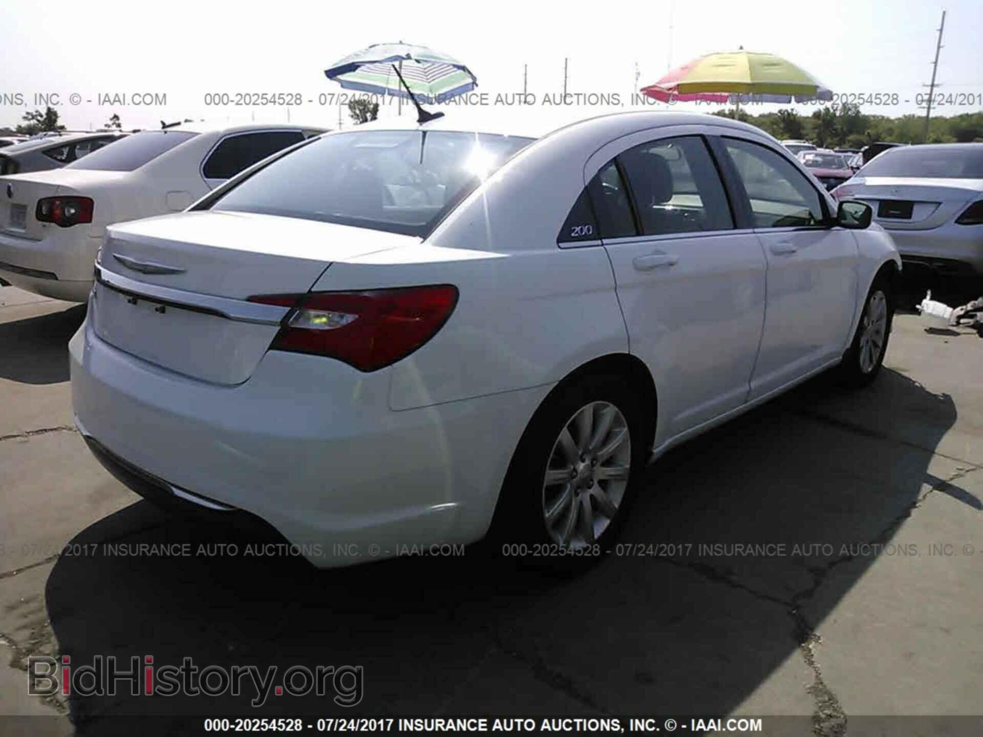 2014 Chrysler 200 - VIN: 1C3CCBBG5EN105996 - Photo 4