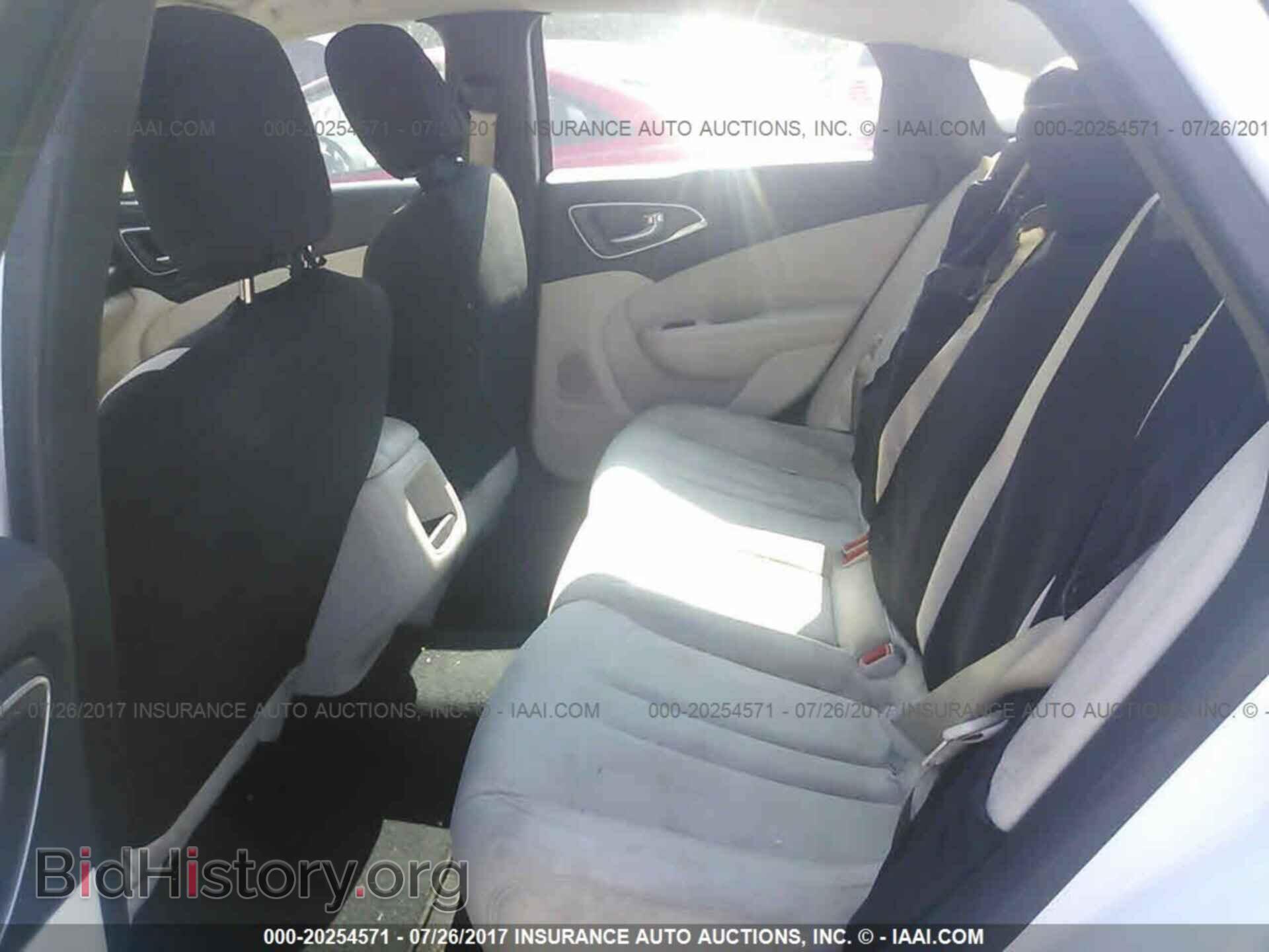 2015 Chrysler 200 - VIN: 1C3CCCAB2FN645979 - Photo 8