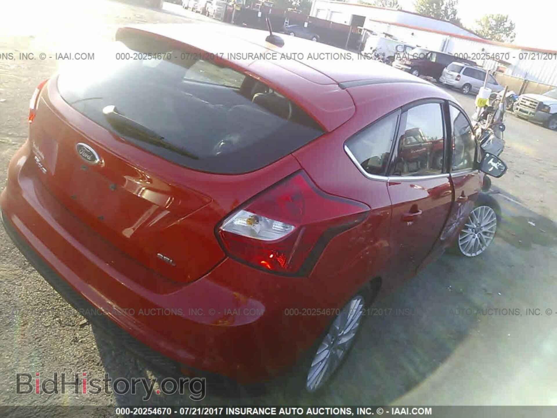2012 Ford Focus - VIN: 1FAHP3M25CL301481 - Photo 4