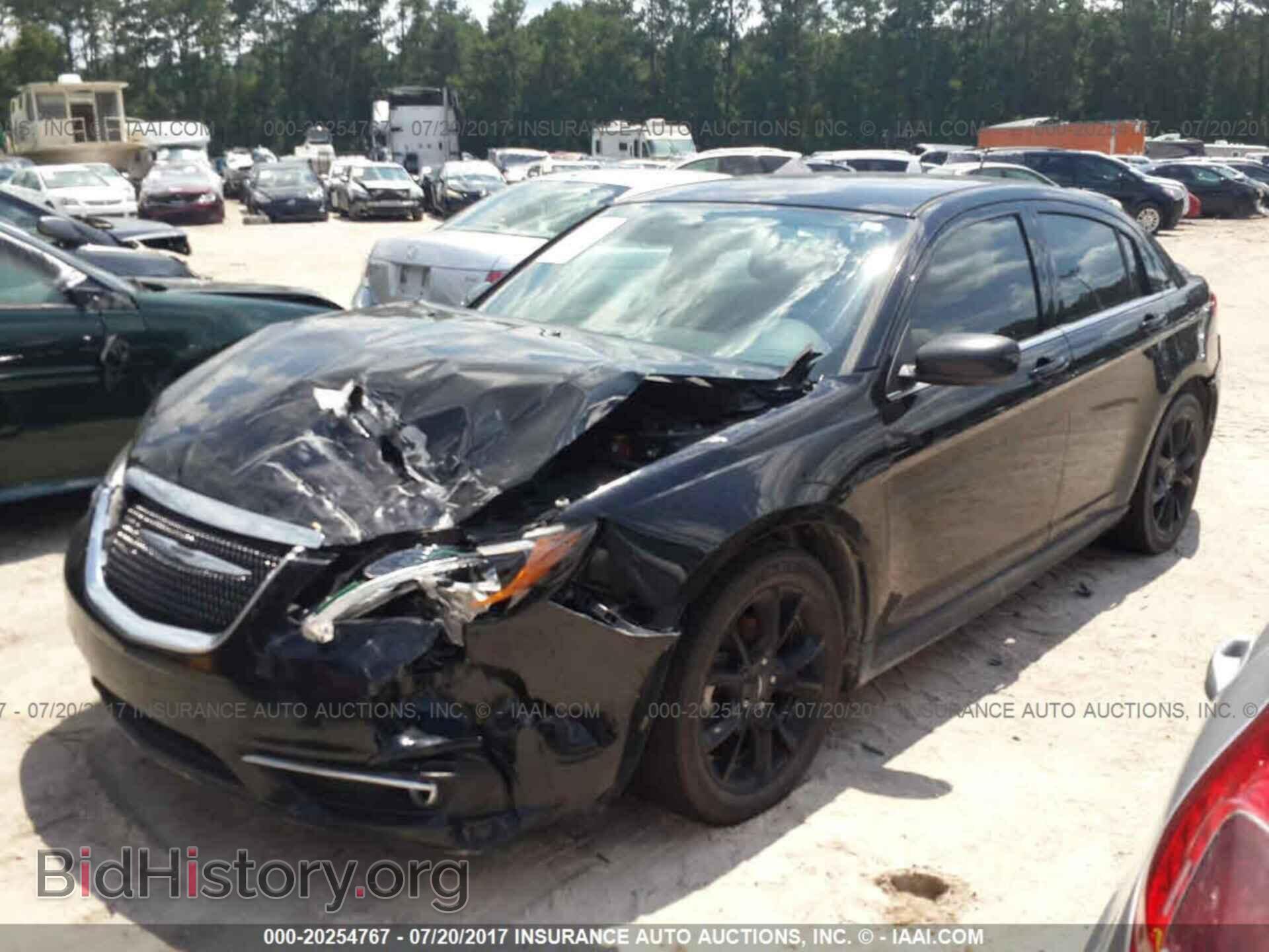 2014 Chrysler 200 - VIN: 1C3CCBCG3EN172787 - Photo 2