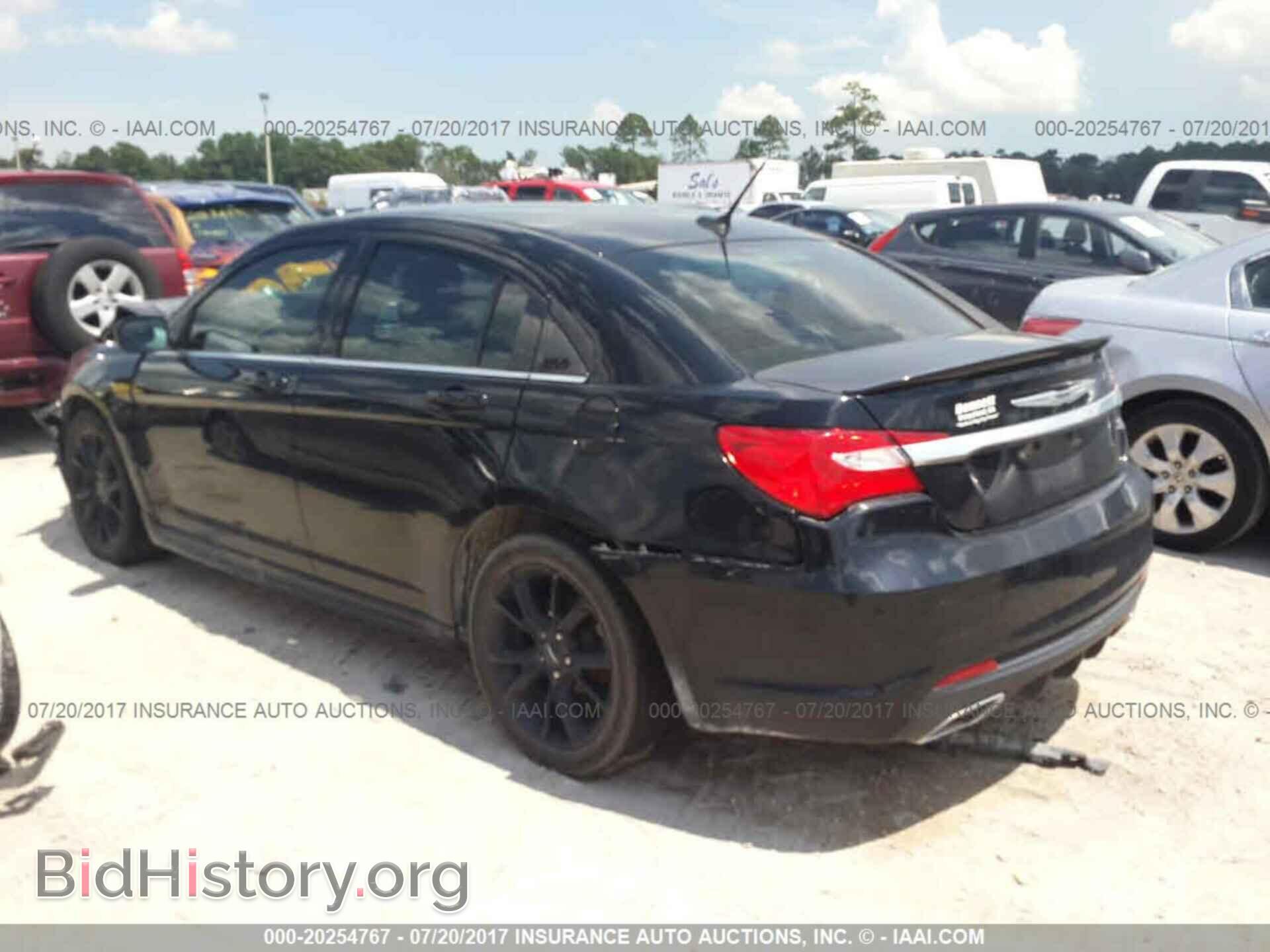 2014 Chrysler 200 - VIN: 1C3CCBCG3EN172787 - Photo 3