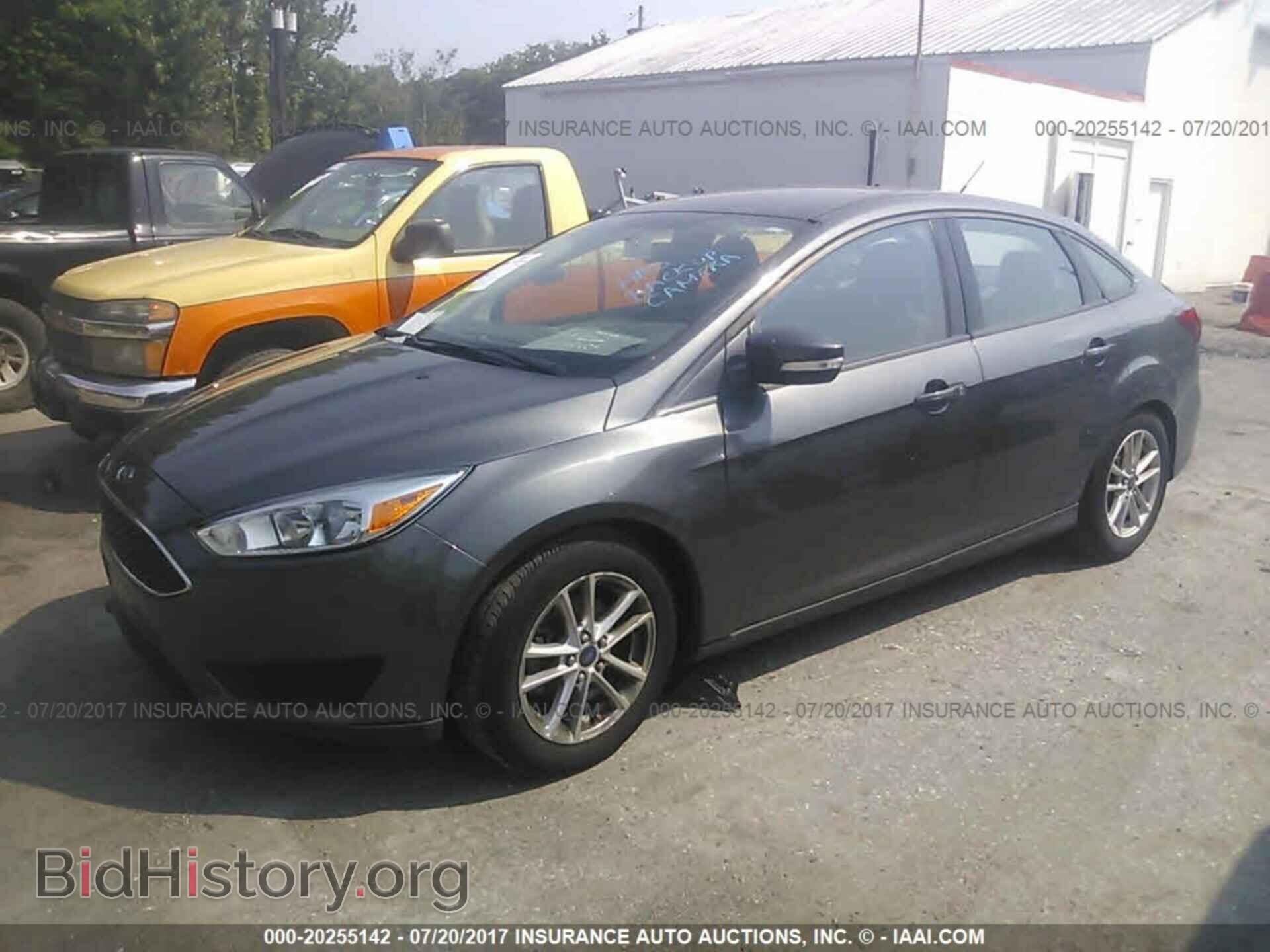 2016 Ford Focus - VIN: 1FADP3F28GL219794 - Фото 2
