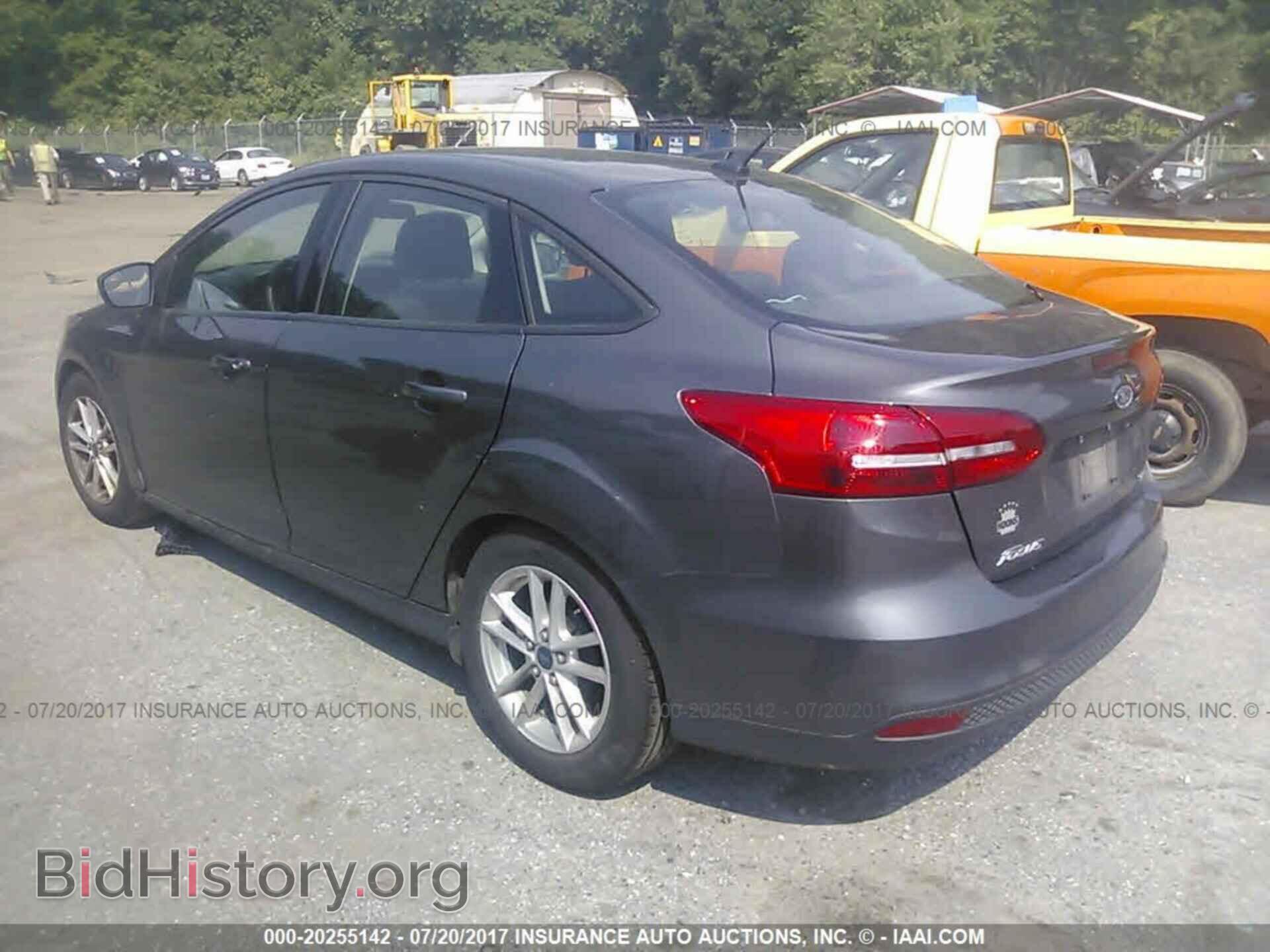 2016 Ford Focus - VIN: 1FADP3F28GL219794 - Фото 3