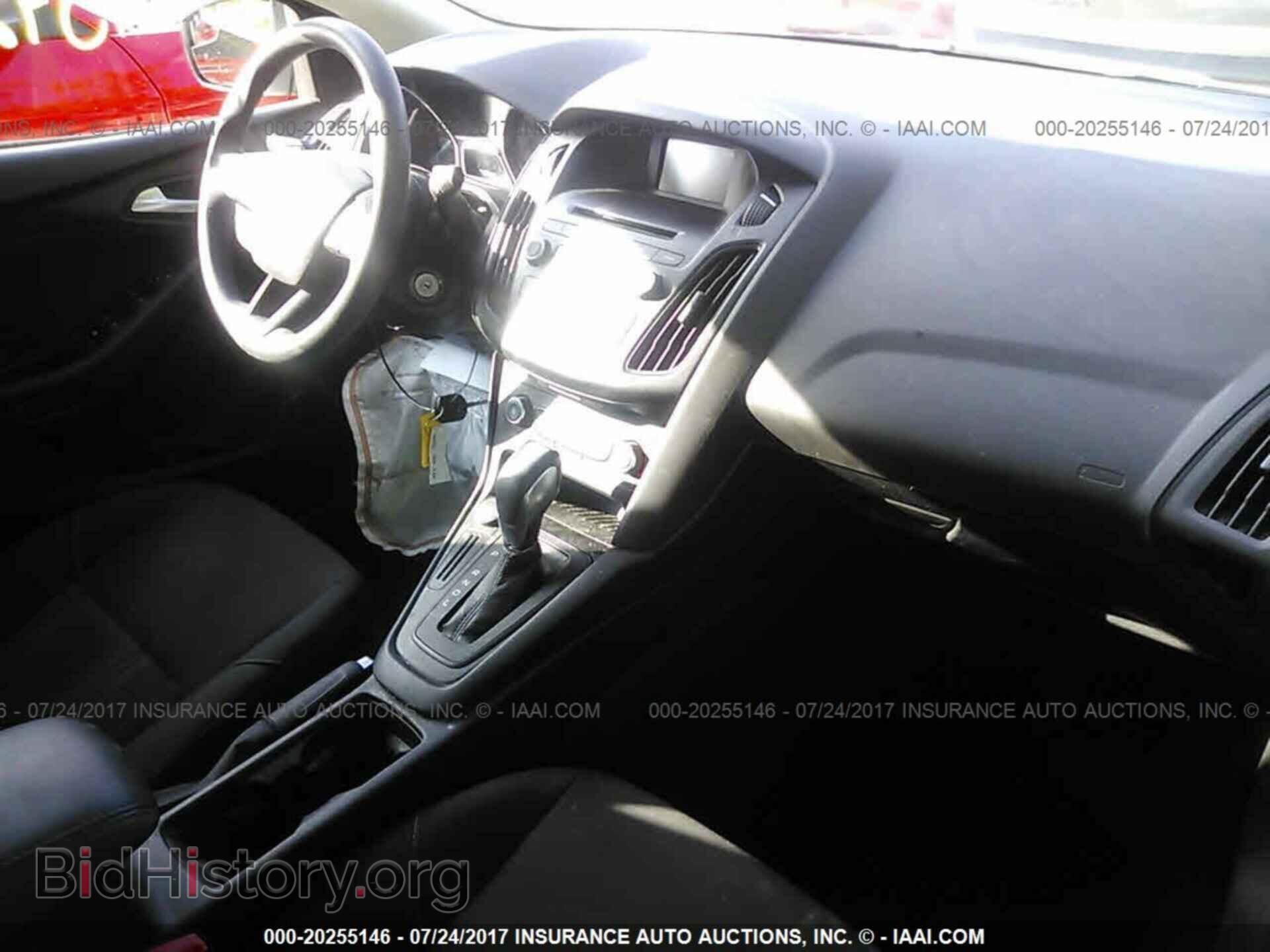 2016 Ford Focus - VIN: 1FADP3F23GL251763 - Photo 5