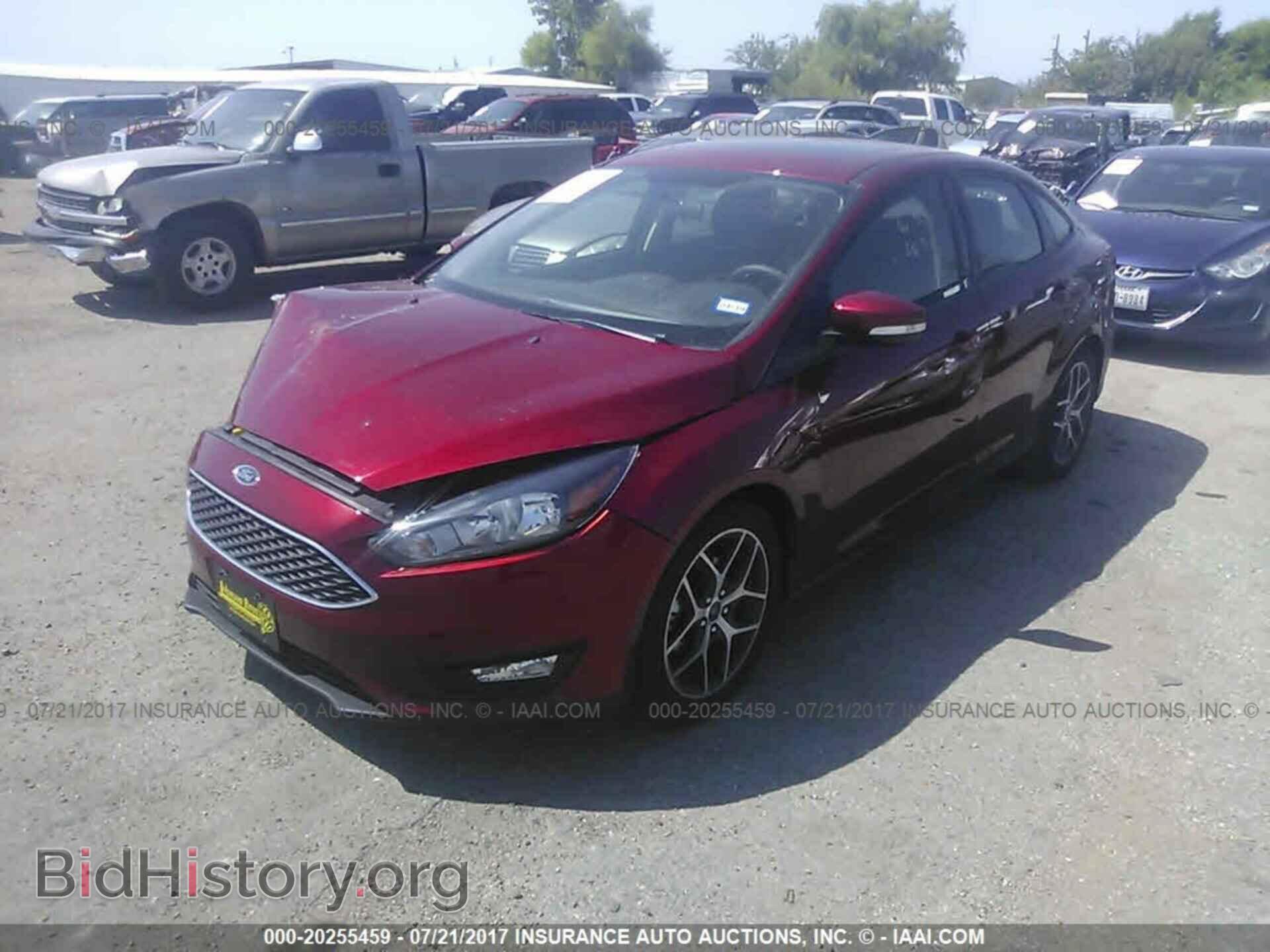 2017 Ford Focus - VIN: 1FADP3H25HL257756 - Photo 2