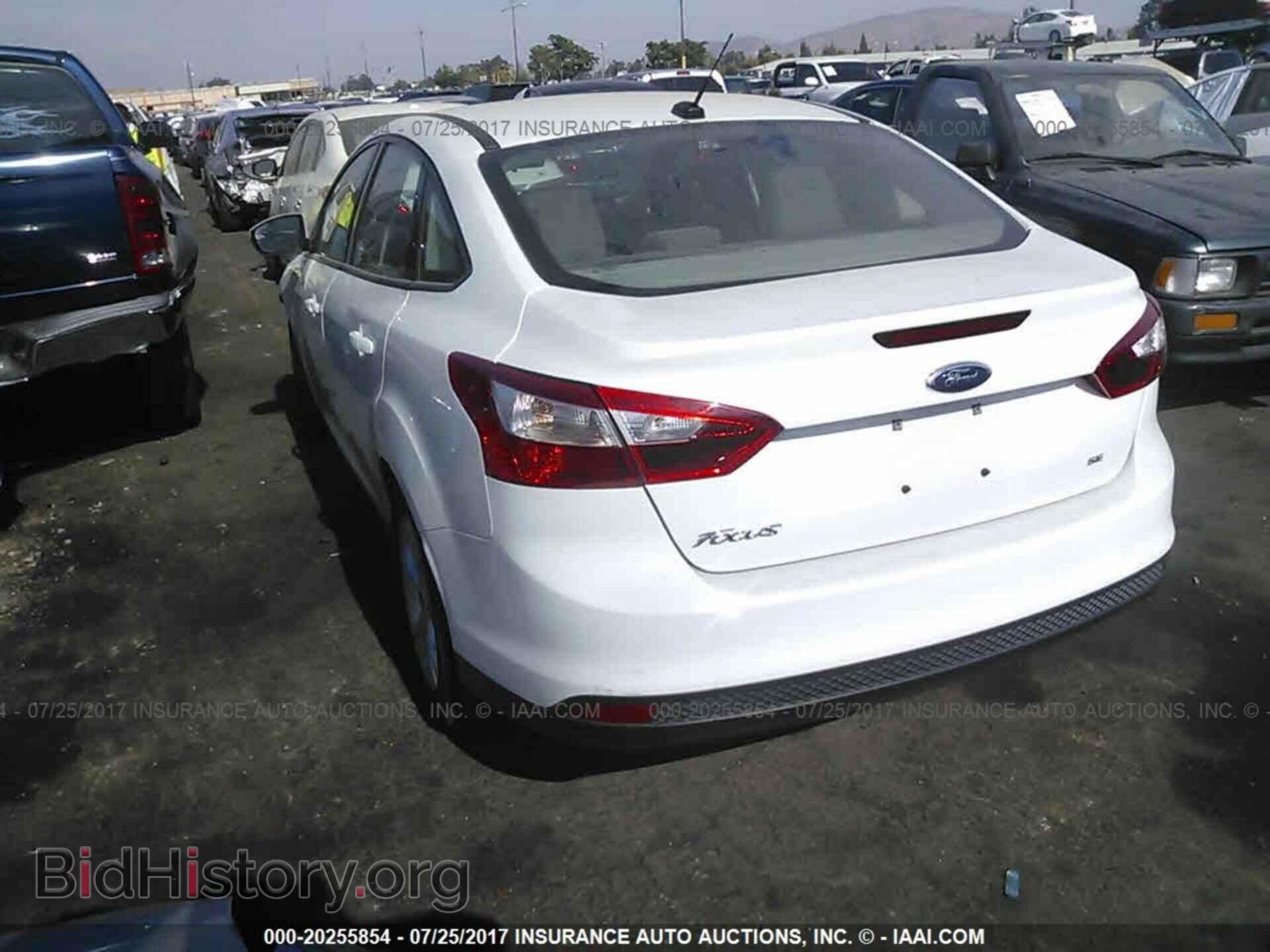 2014 Ford Focus - VIN: 1FADP3F2XEL156405 - Photo 3