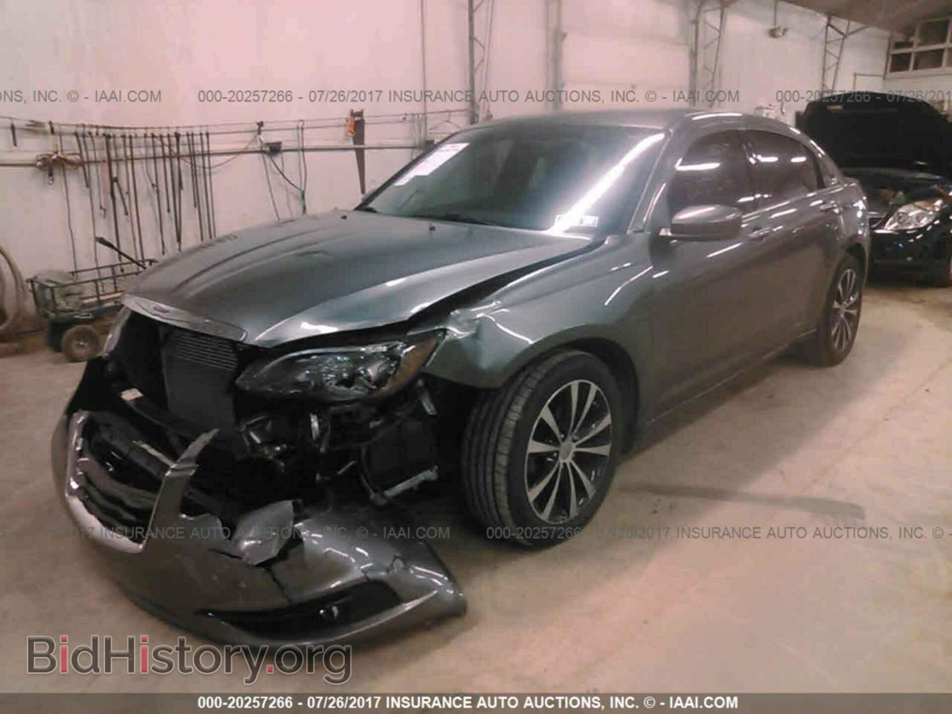 2012 Chrysler 200 - VIN: 1C3CCBBG3CN258180 - Фото 2