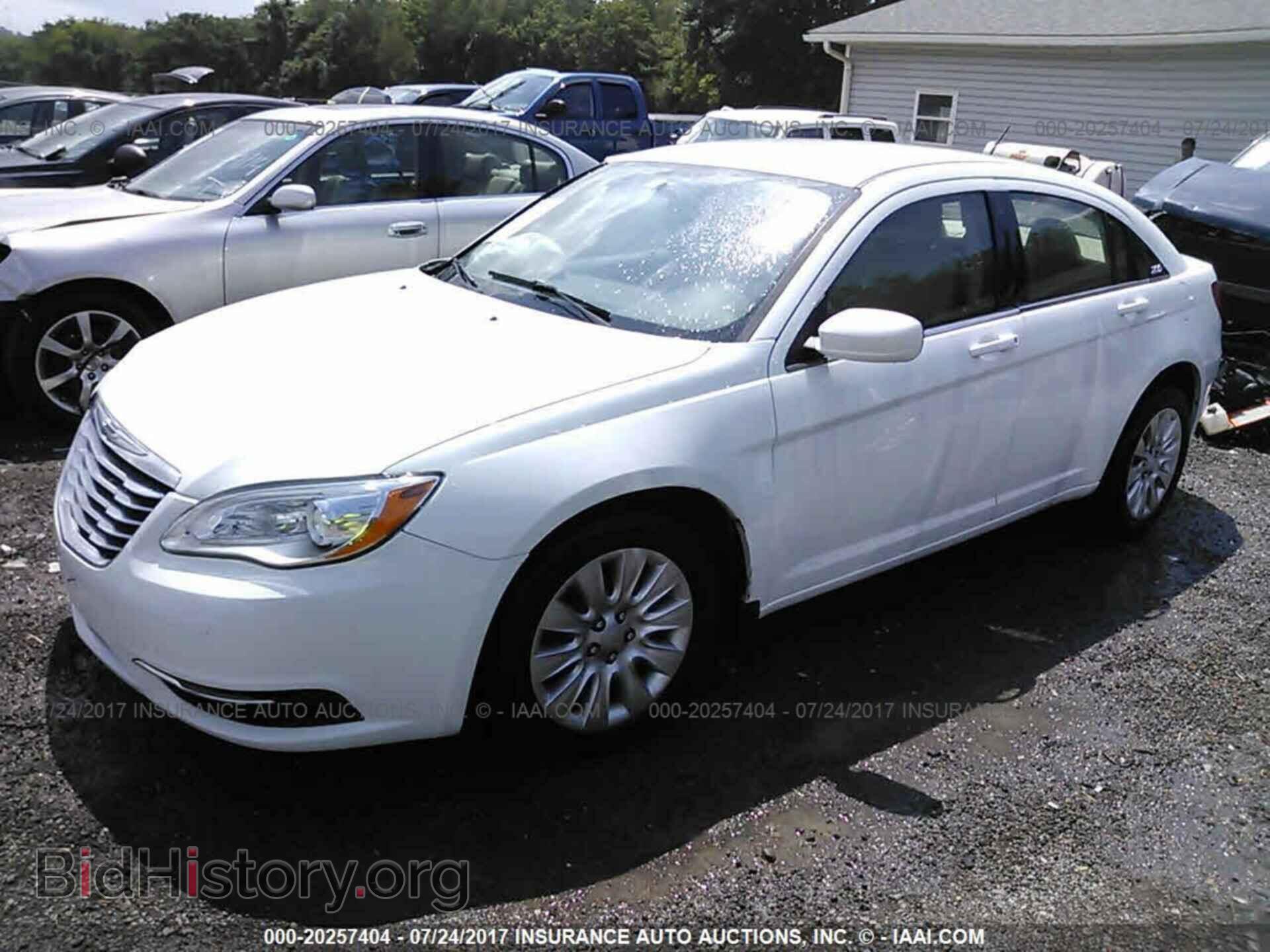 2013 Chrysler 200 - VIN: 1C3CCBAB1DN691780 - Фото 2