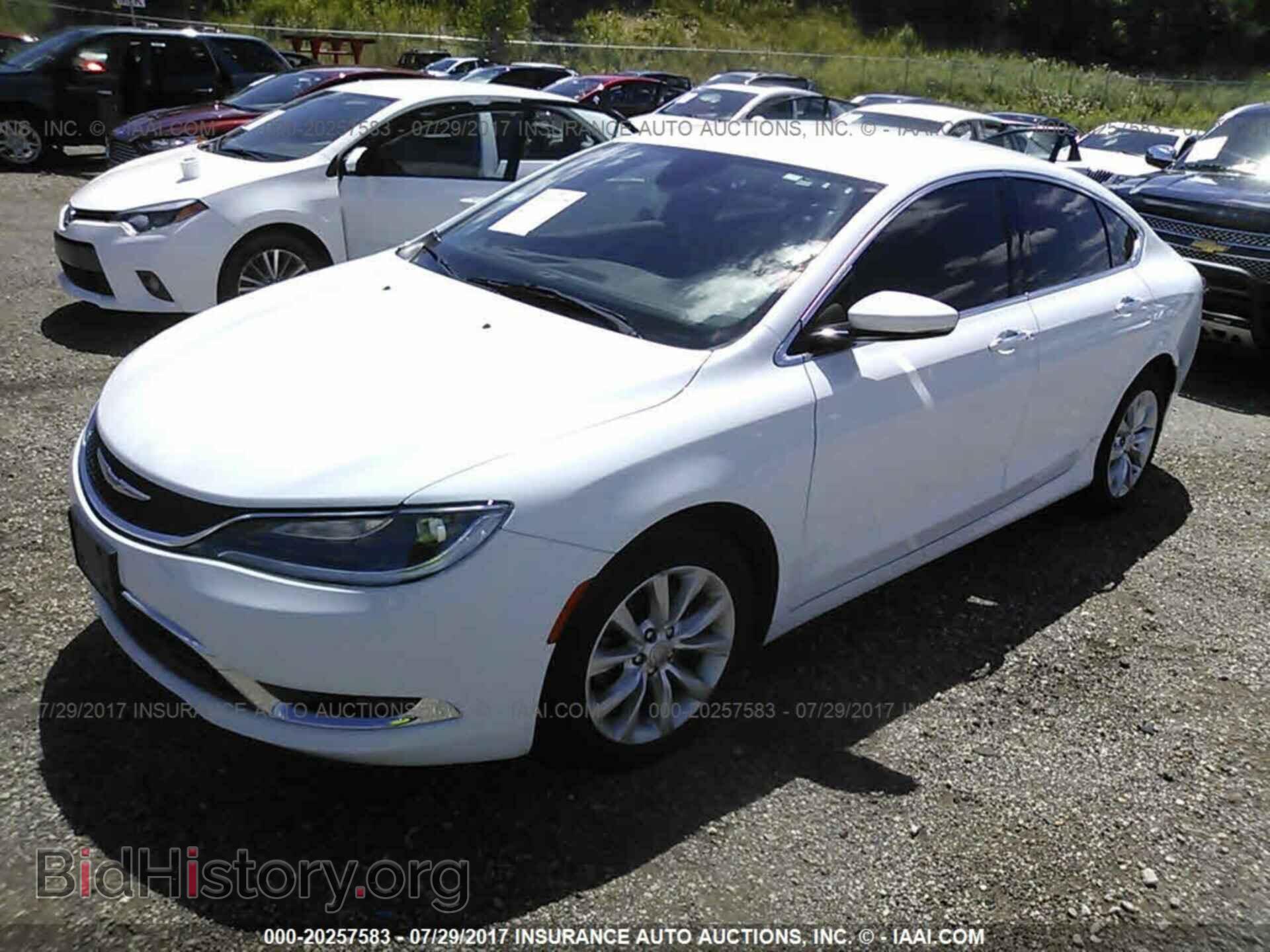 2015 Chrysler 200 - VIN: 1C3CCCCBXFN592512 - Photo 2