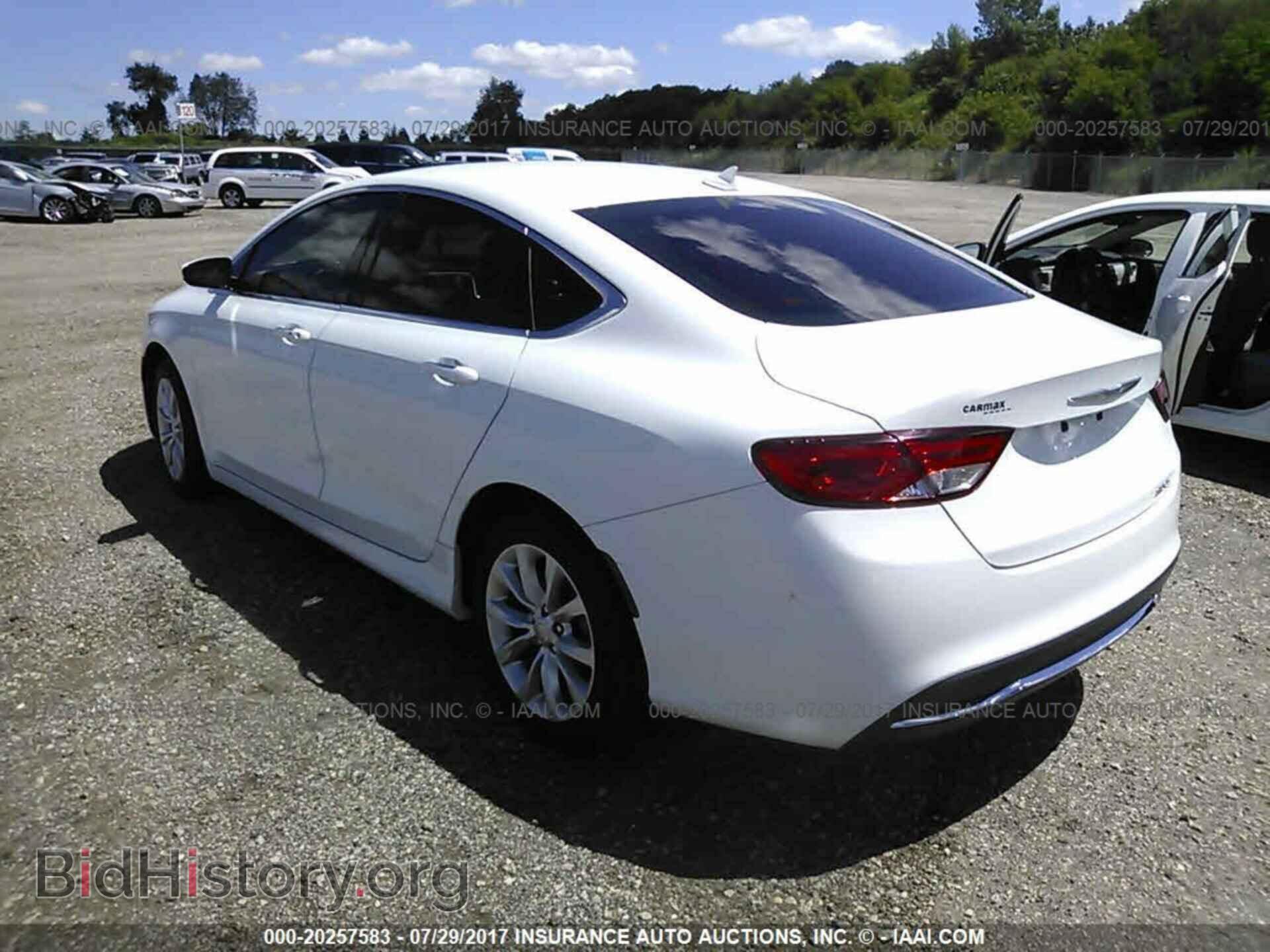 2015 Chrysler 200 - VIN: 1C3CCCCBXFN592512 - Photo 3