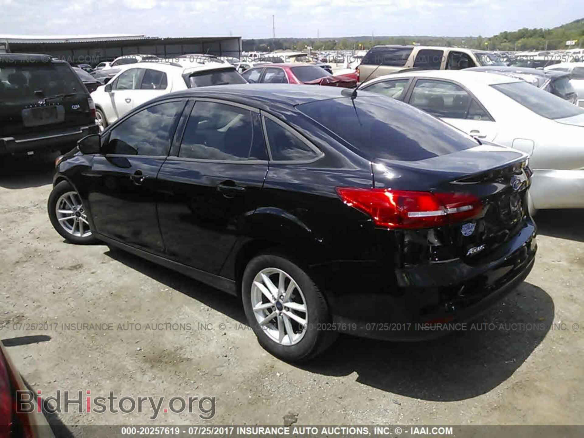 2017 Ford Focus - VIN: 1FADP3F29HL204898 - Фото 3