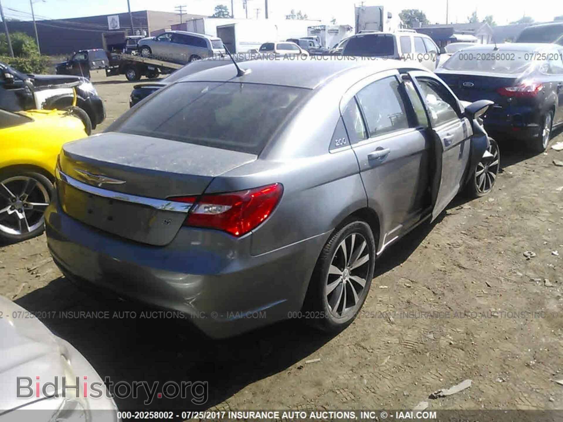2013 Chrysler 200 - VIN: 1C3CCBBG4DN745647 - Photo 4