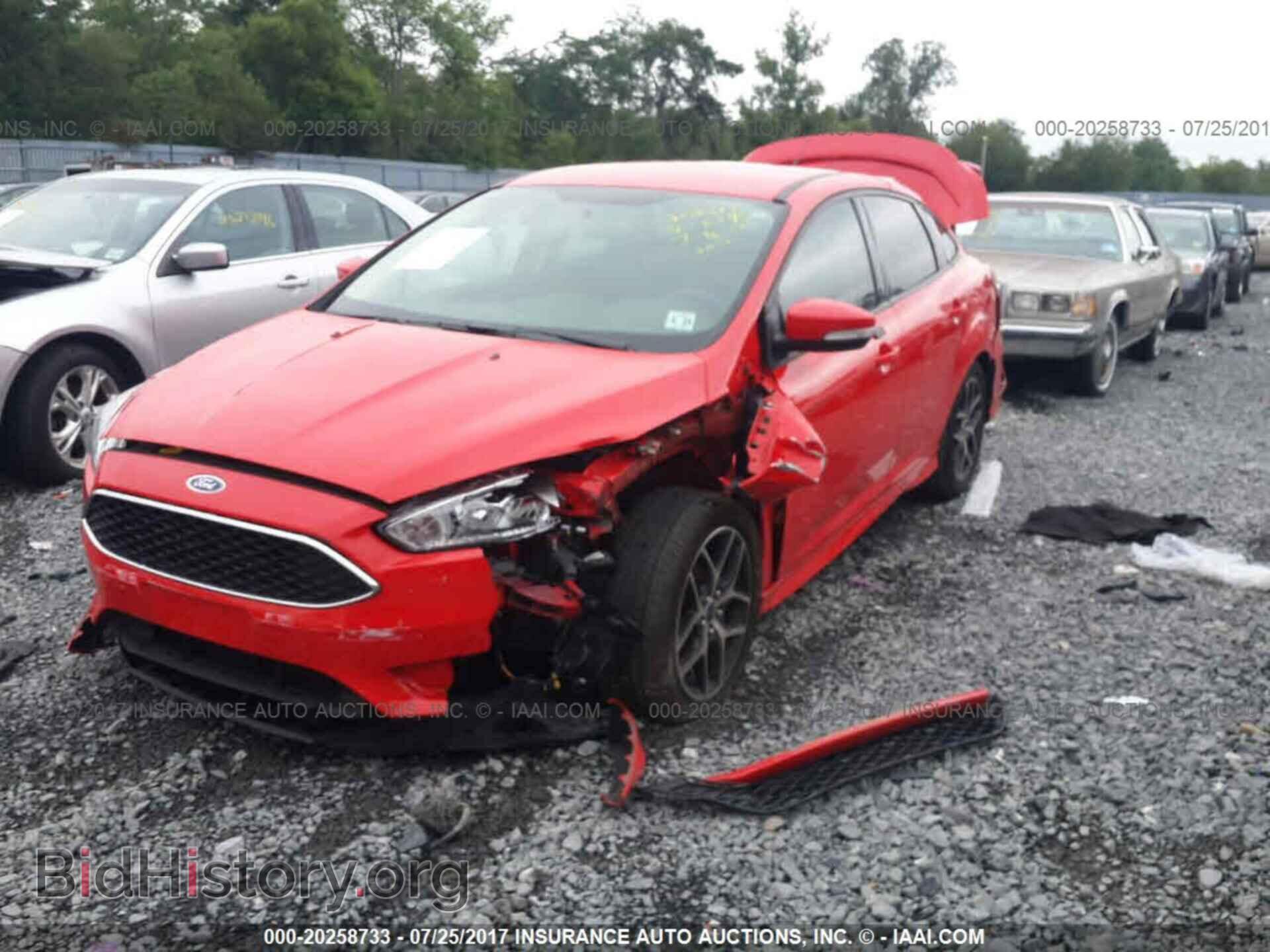 2016 Ford Focus - VIN: 1FADP3F29GL206889 - Фото 2