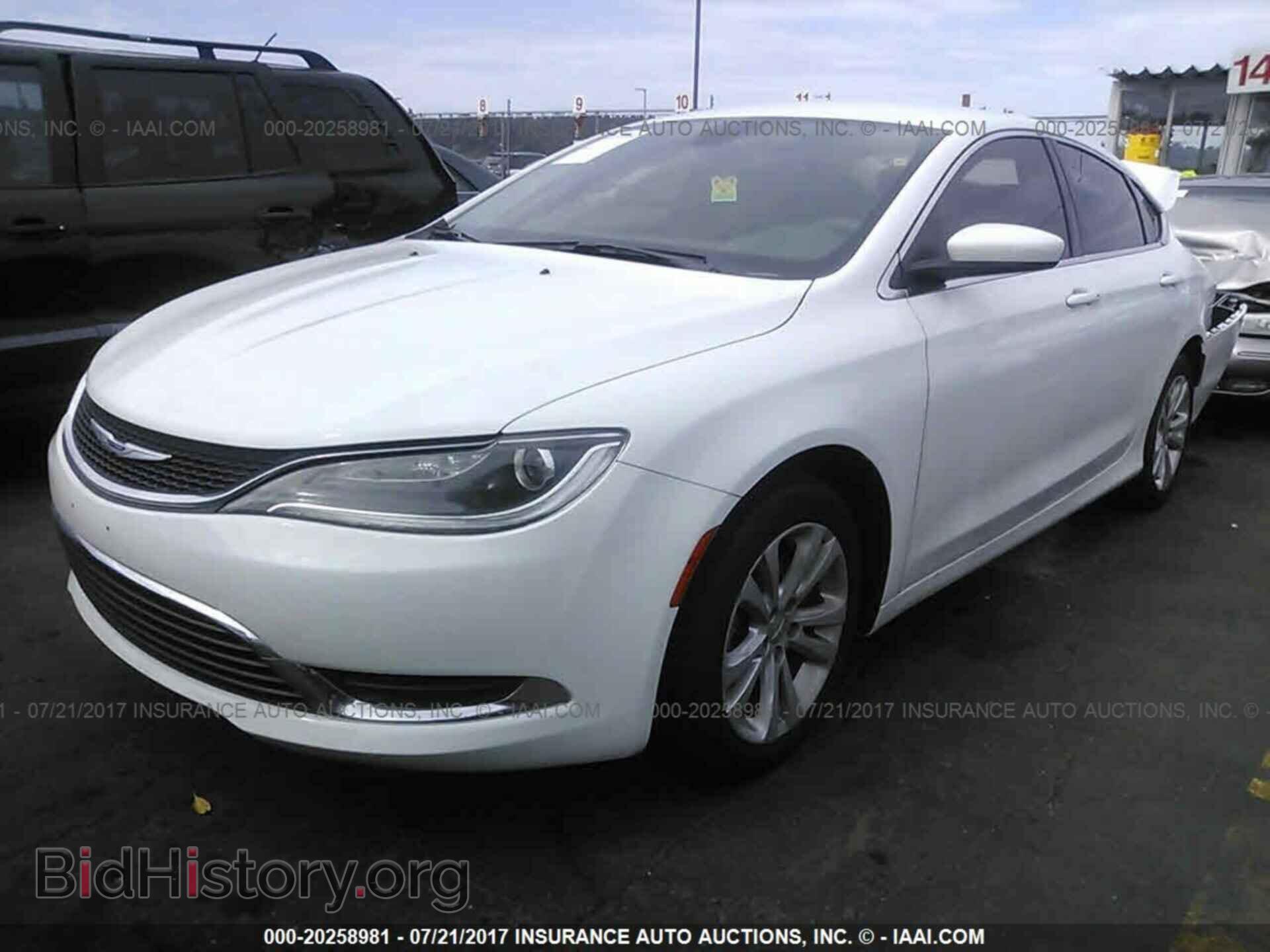 2016 Chrysler 200 - VIN: 1C3CCCAB5GN150421 - Фото 2