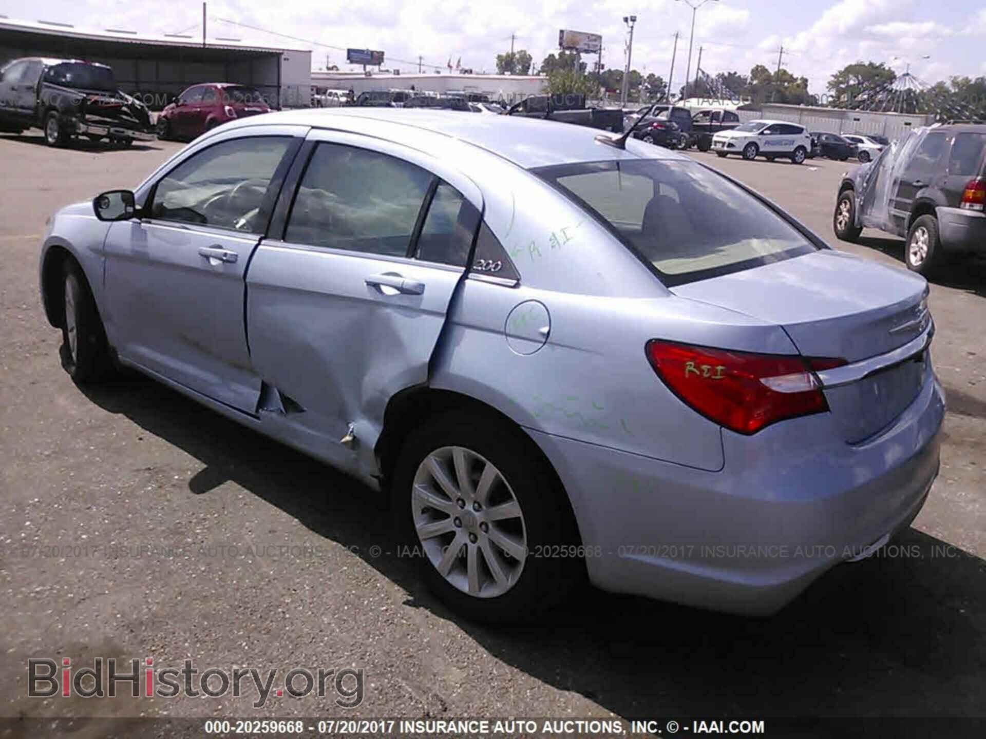 2014 Chrysler 200 - VIN: 1C3CCBBB7EN127745 - Фото 3