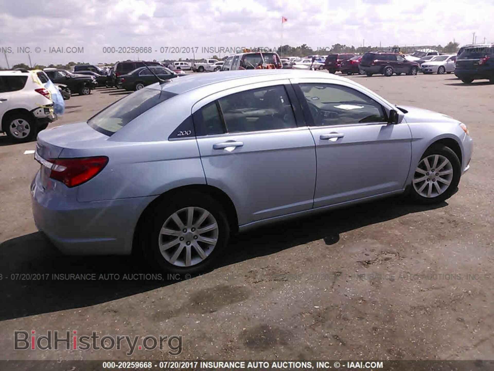 2014 Chrysler 200 - VIN: 1C3CCBBB7EN127745 - Фото 4