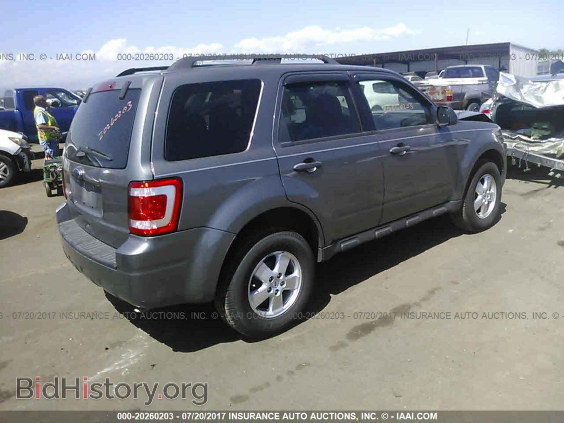 2011 Ford Escape - VIN: 1FMCU9D79BKB99341 - Photo 4