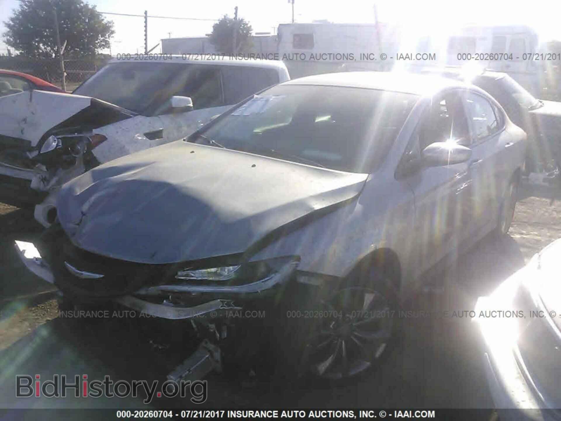 2015 Chrysler 200 - VIN: 1C3CCCBB0FN578927 - Photo 2