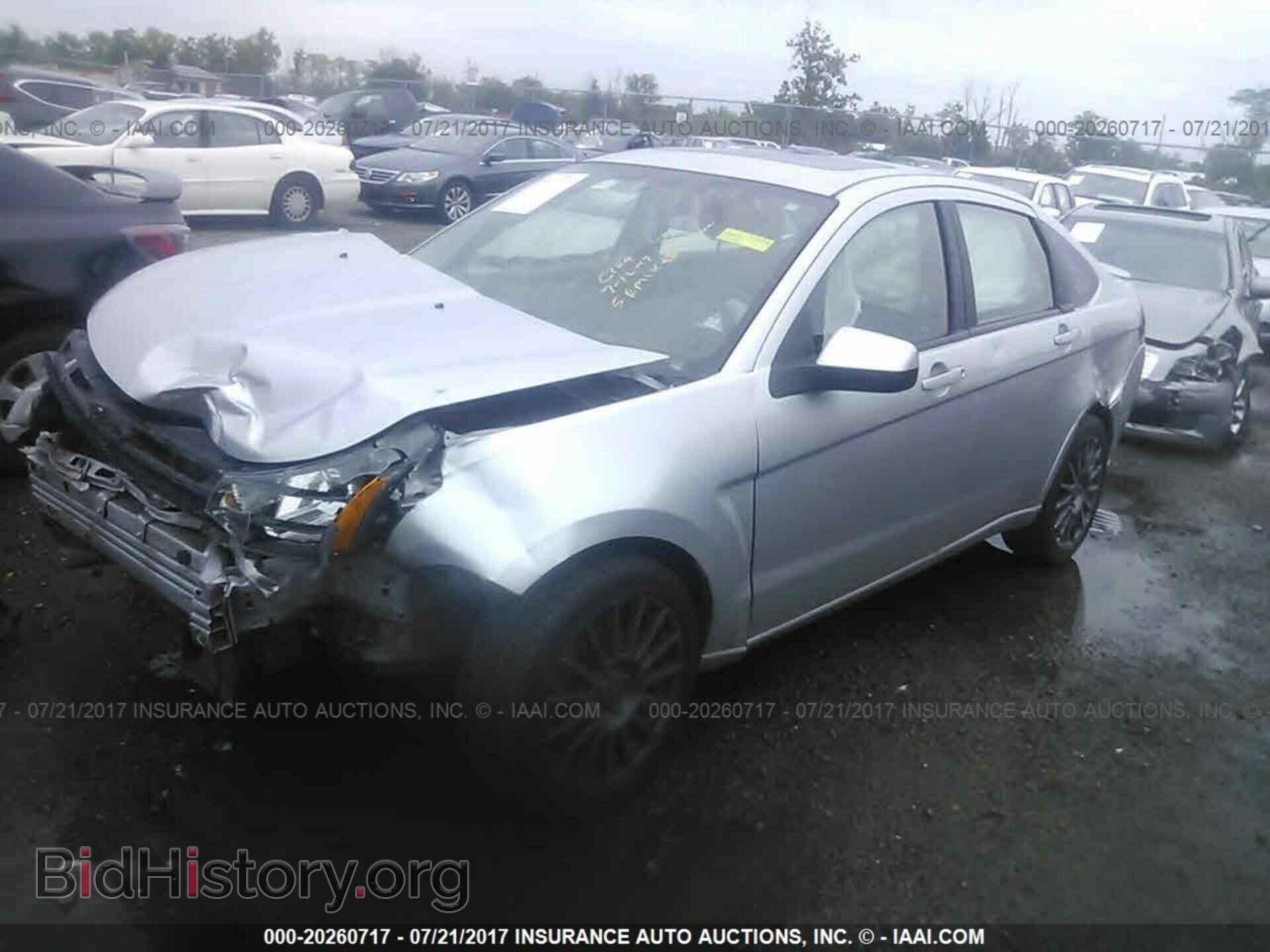 2011 Ford Focus - VIN: 1FAHP3GN1BW184727 - Фото 2
