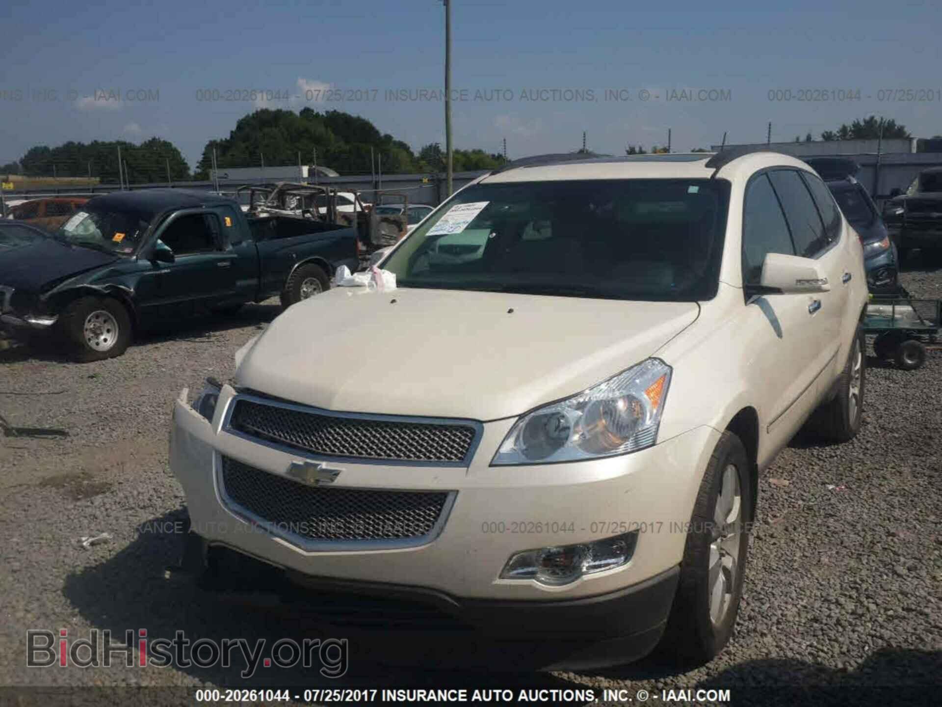 2012 Chevrolet Traverse - VIN: 1GNKRLED4CJ421396 - Фото 2
