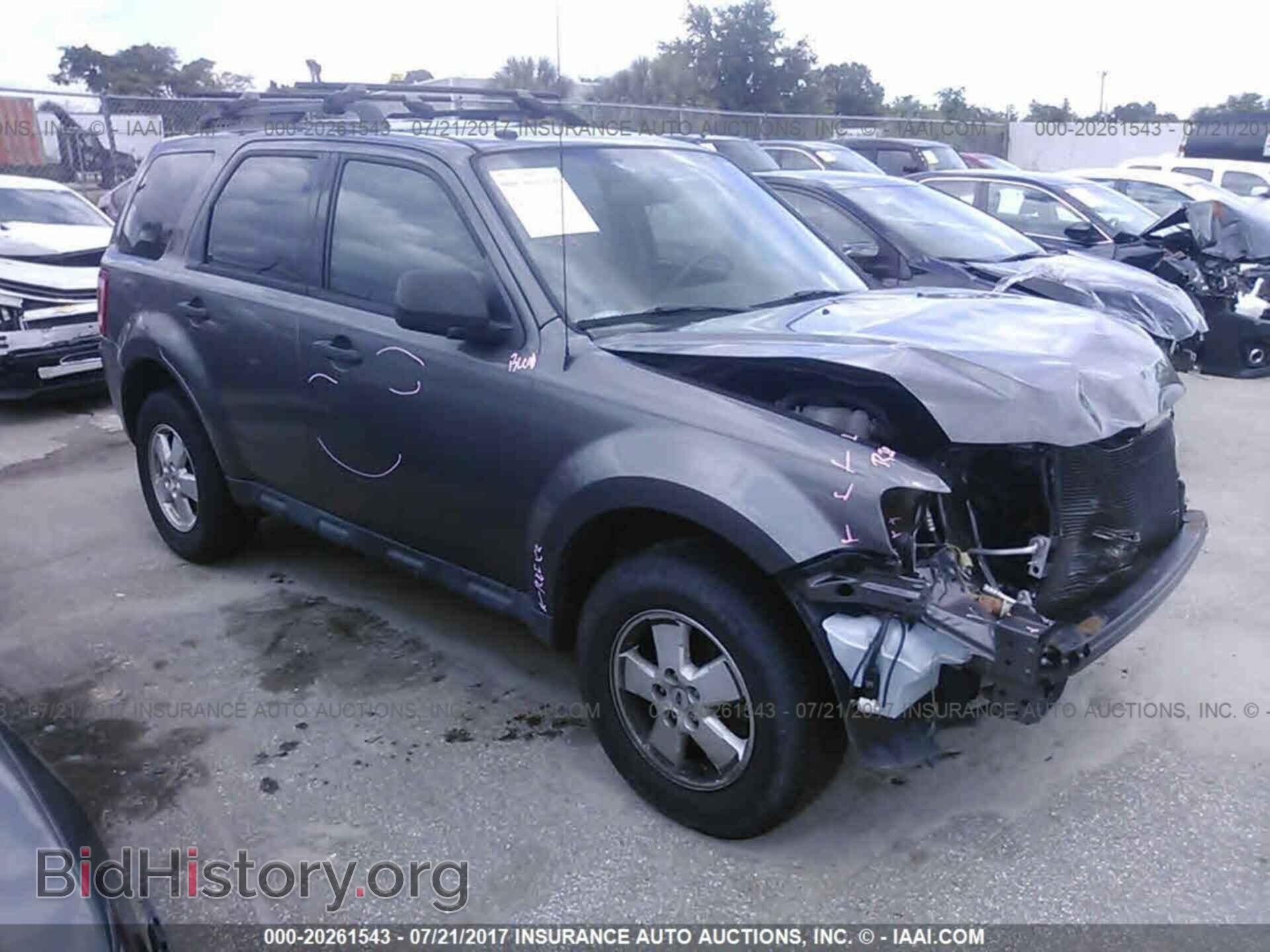 Photo 1FMCU0D71BKC50570 - Ford Escape 2011