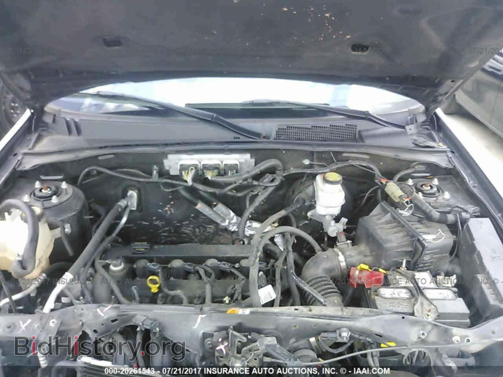 2011 Ford Escape - VIN: 1FMCU0D71BKC50570 - Photo 10