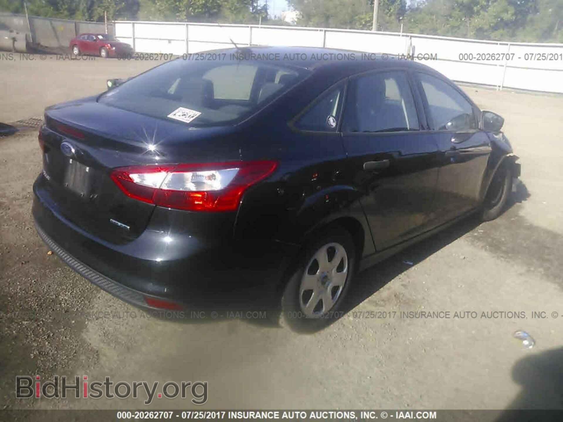 2013 Ford Focus - VIN: 1FADP3E22DL324182 - Фото 4