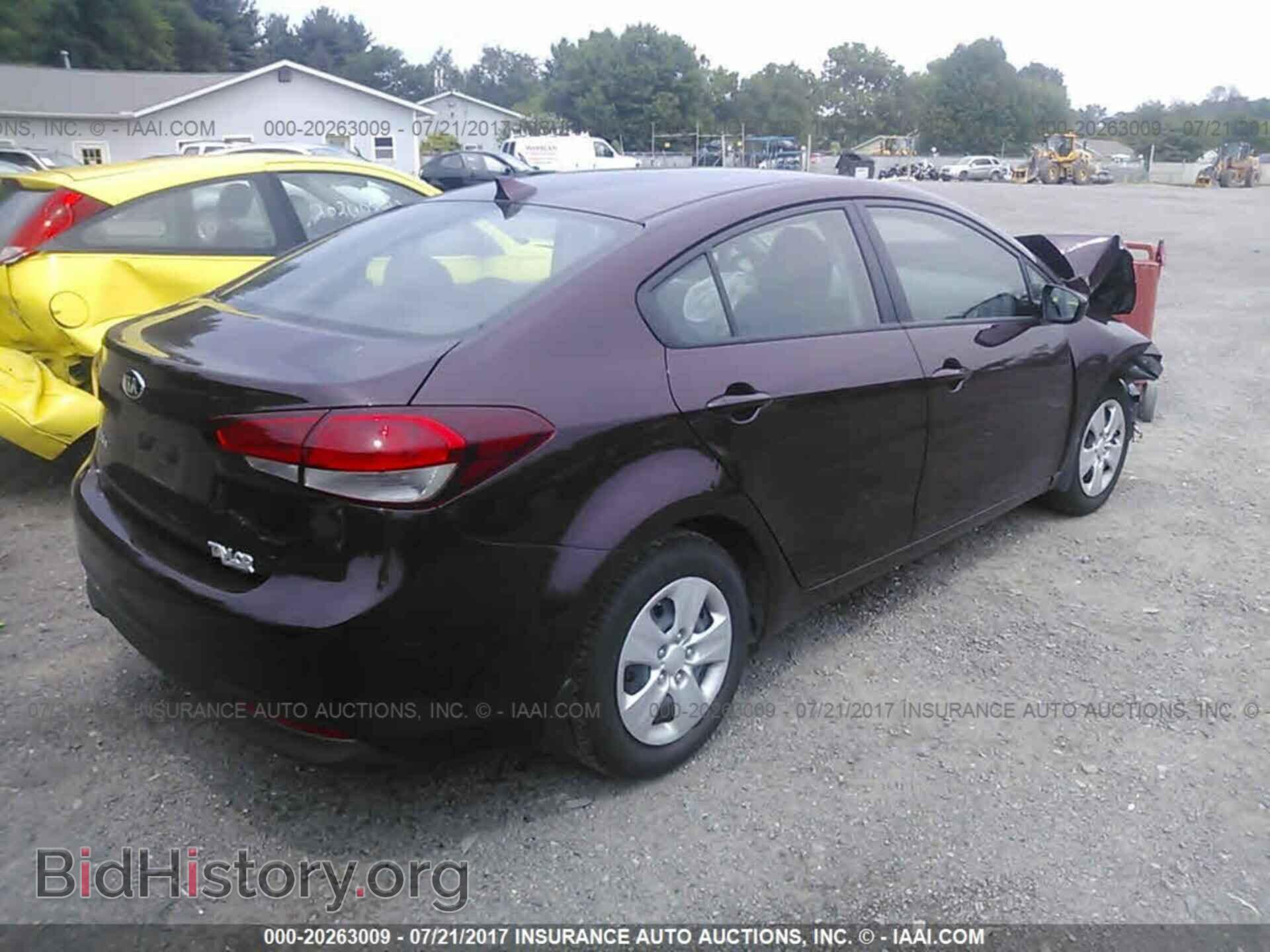 2017 Kia Forte - VIN: 3KPFK4A73HE092649 - Фото 4