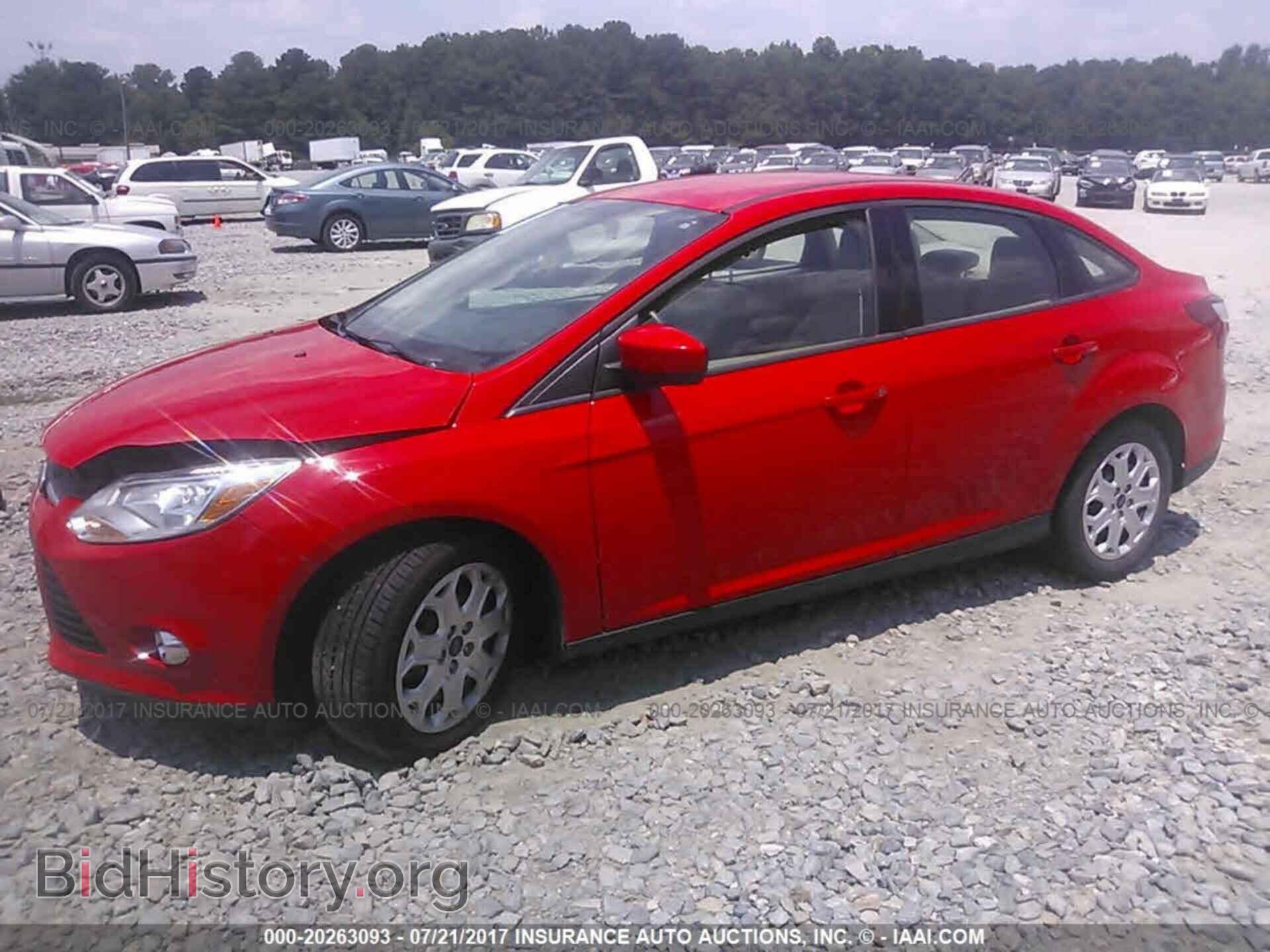 2012 Ford Focus - VIN: 1FAHP3F25CL130177 - Фото 2
