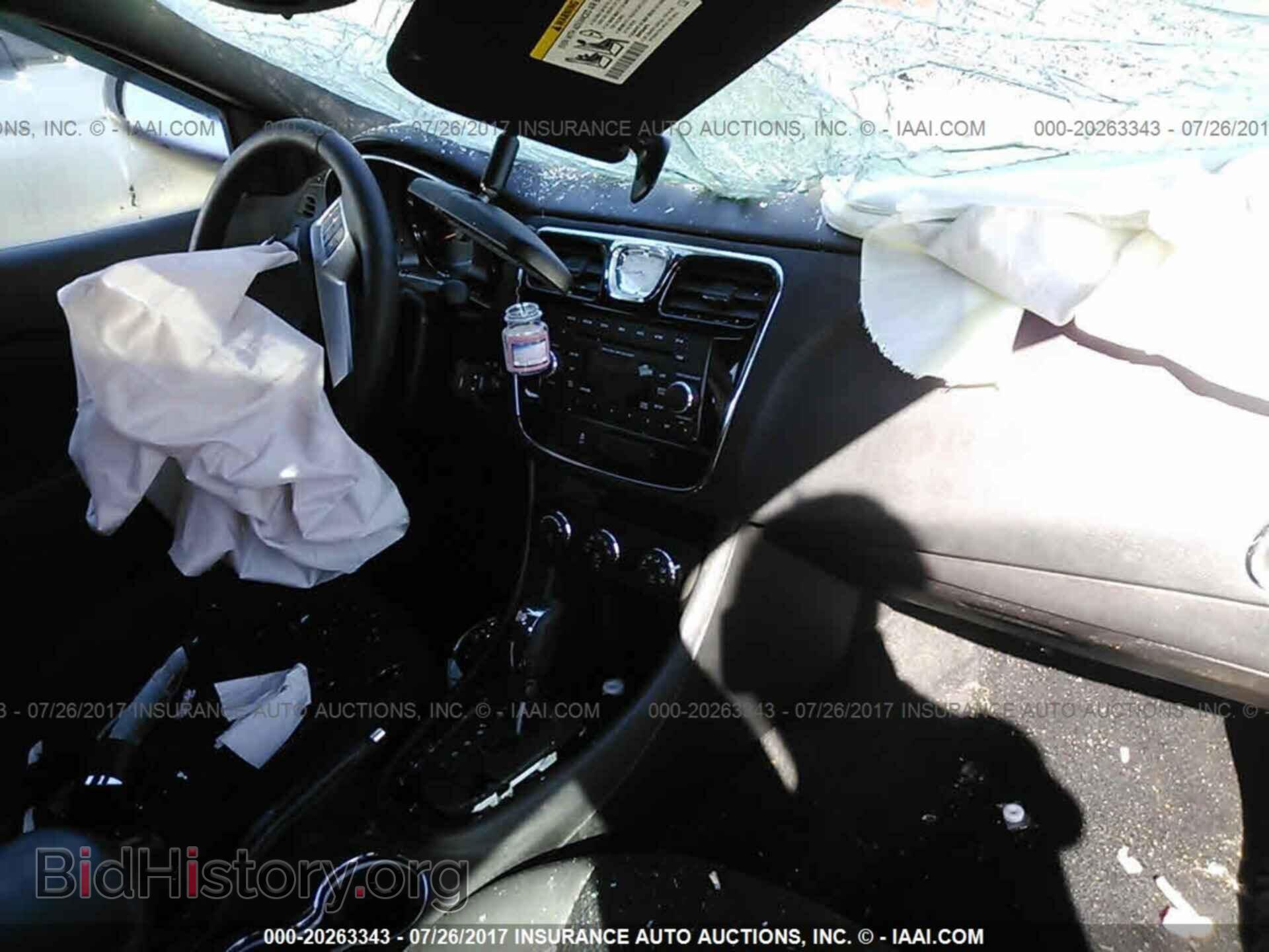 2014 Chrysler 200 - VIN: 1C3CCBBG9EN193225 - Фото 5