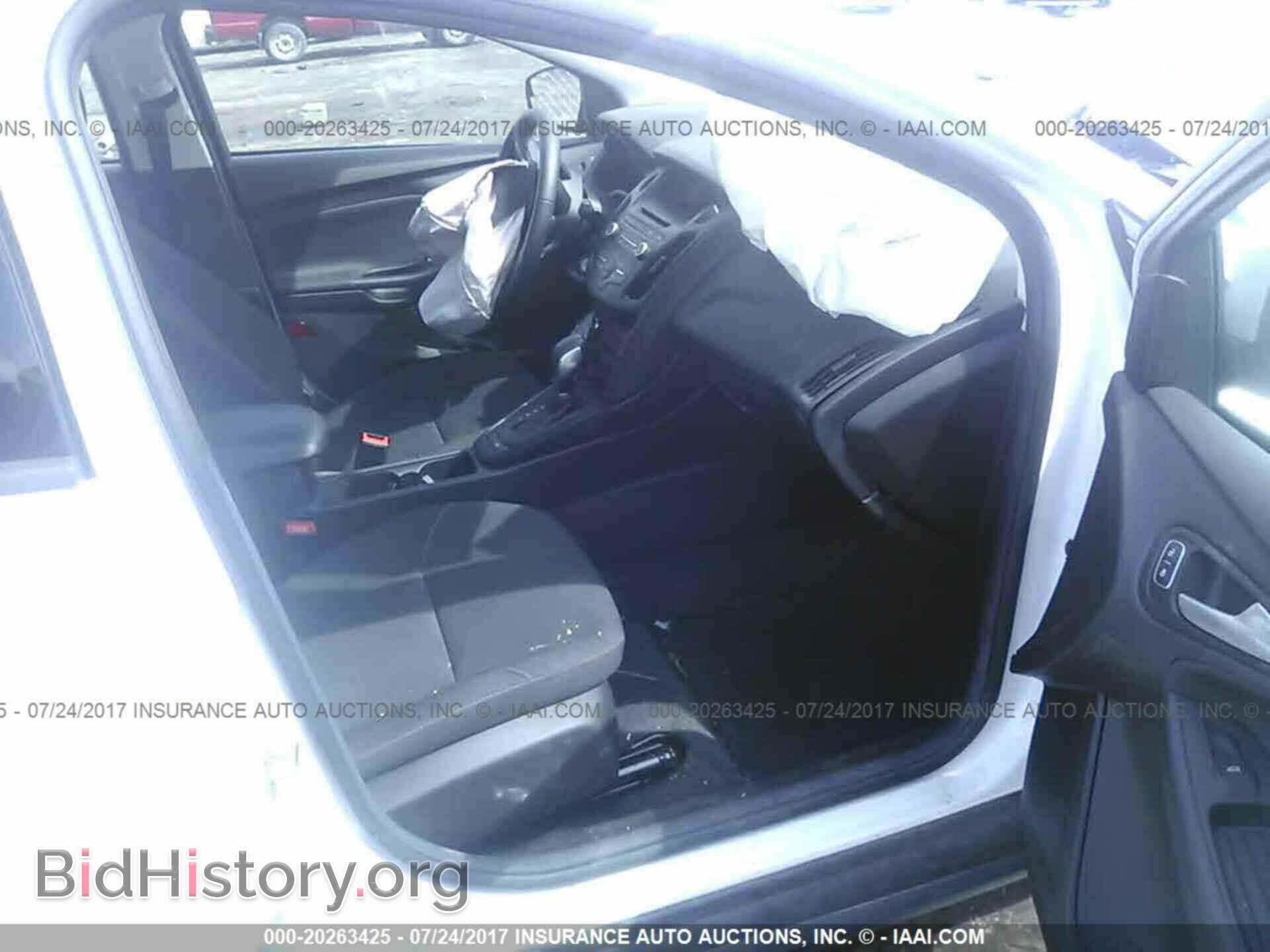 2017 Ford Focus - VIN: 1FADP3F23HL215136 - Photo 5