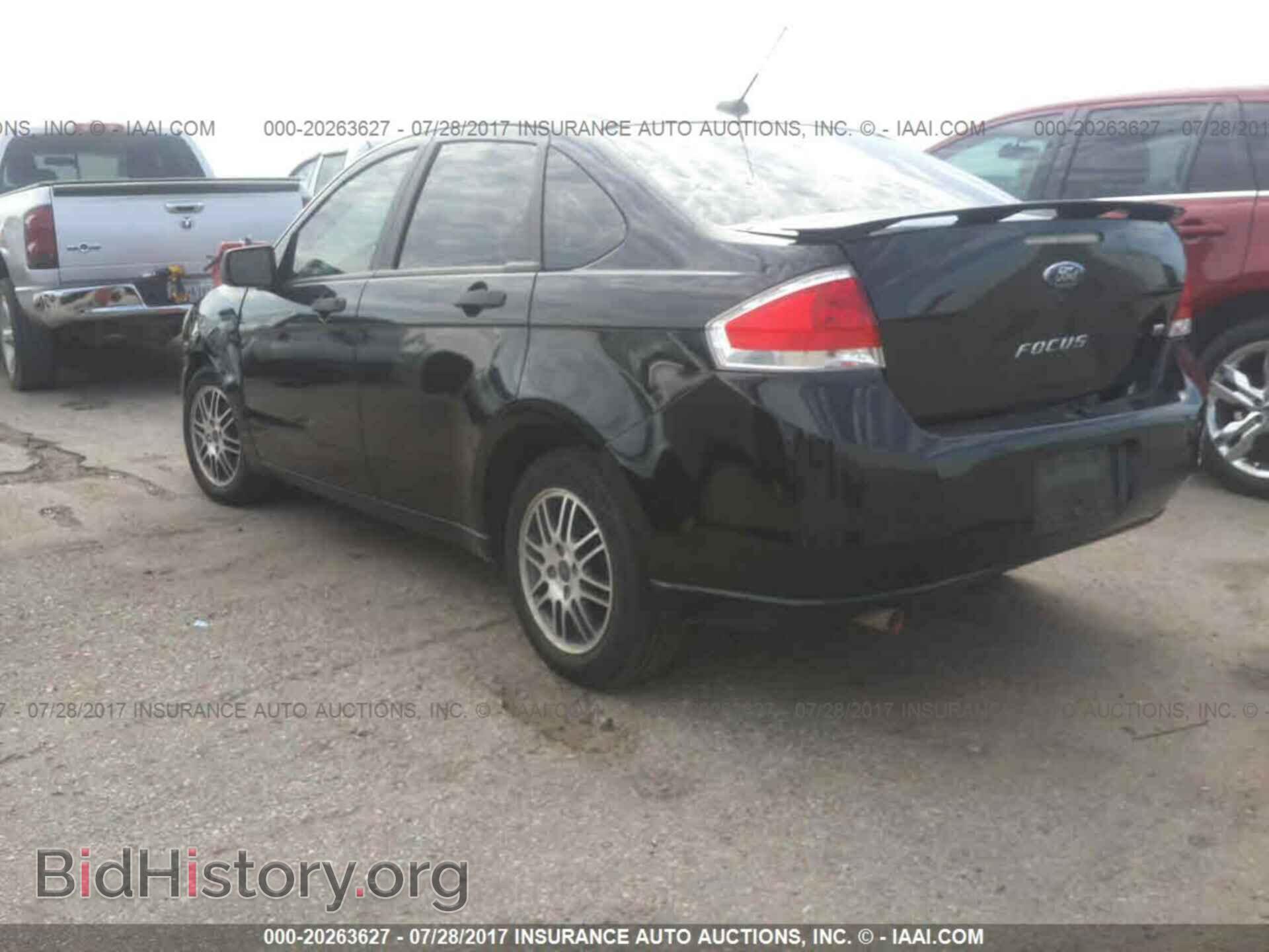 2011 Ford Focus - VIN: 1FAHP3FN1BW182669 - Фото 3