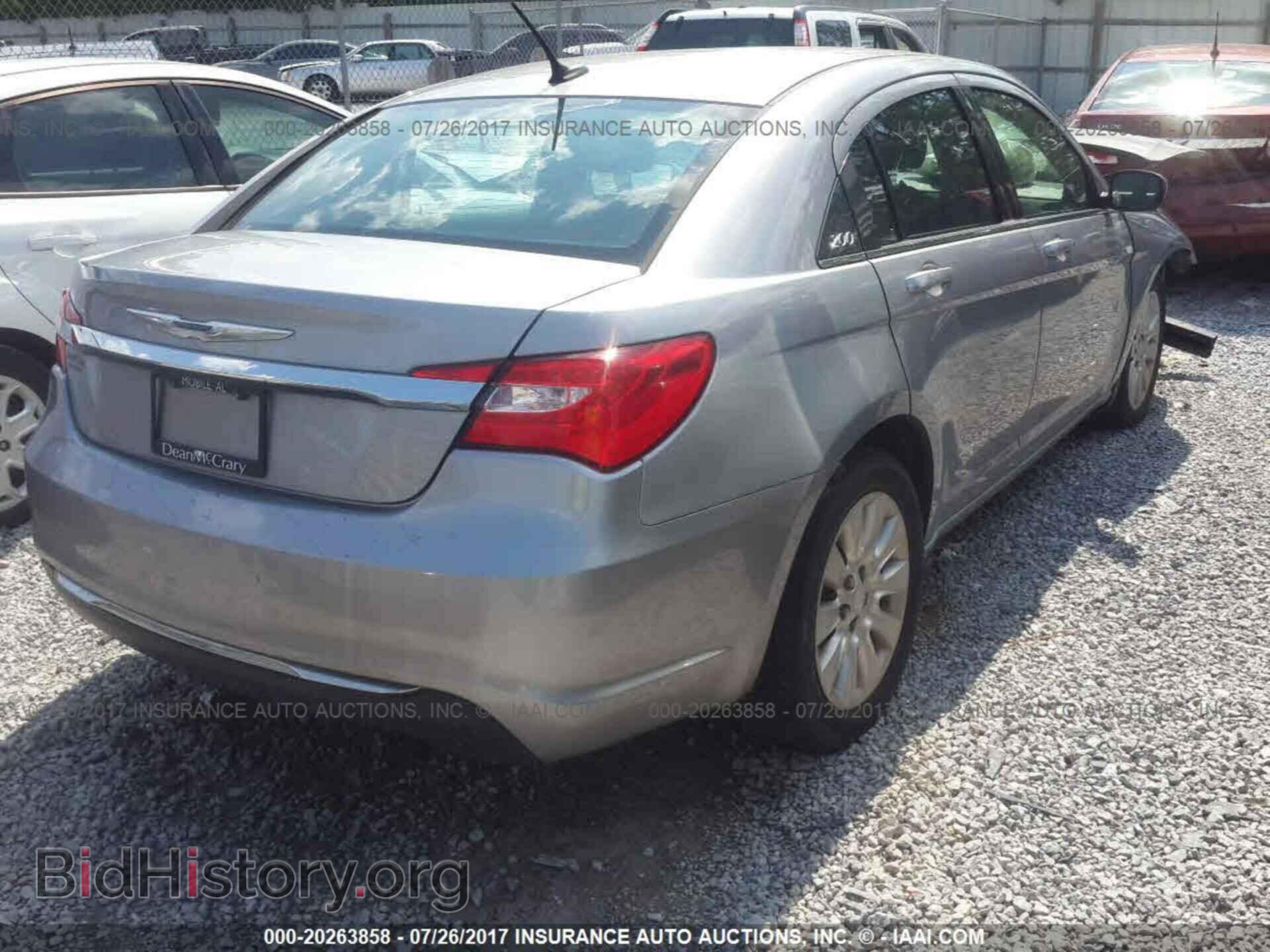 2014 Chrysler 200 - VIN: 1C3CCBAB3EN209182 - Фото 4