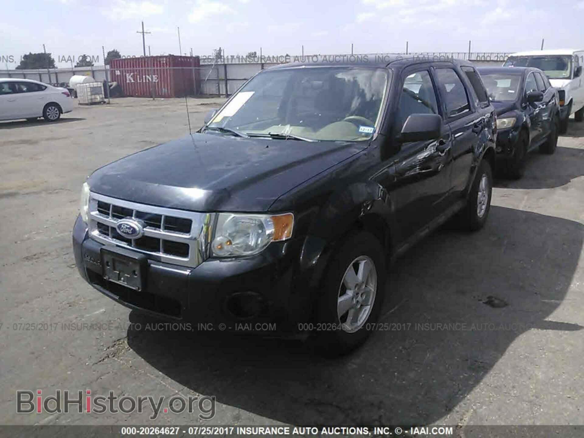 2011 Ford Escape - VIN: 1FMCU0C70BKB90735 - Фото 2