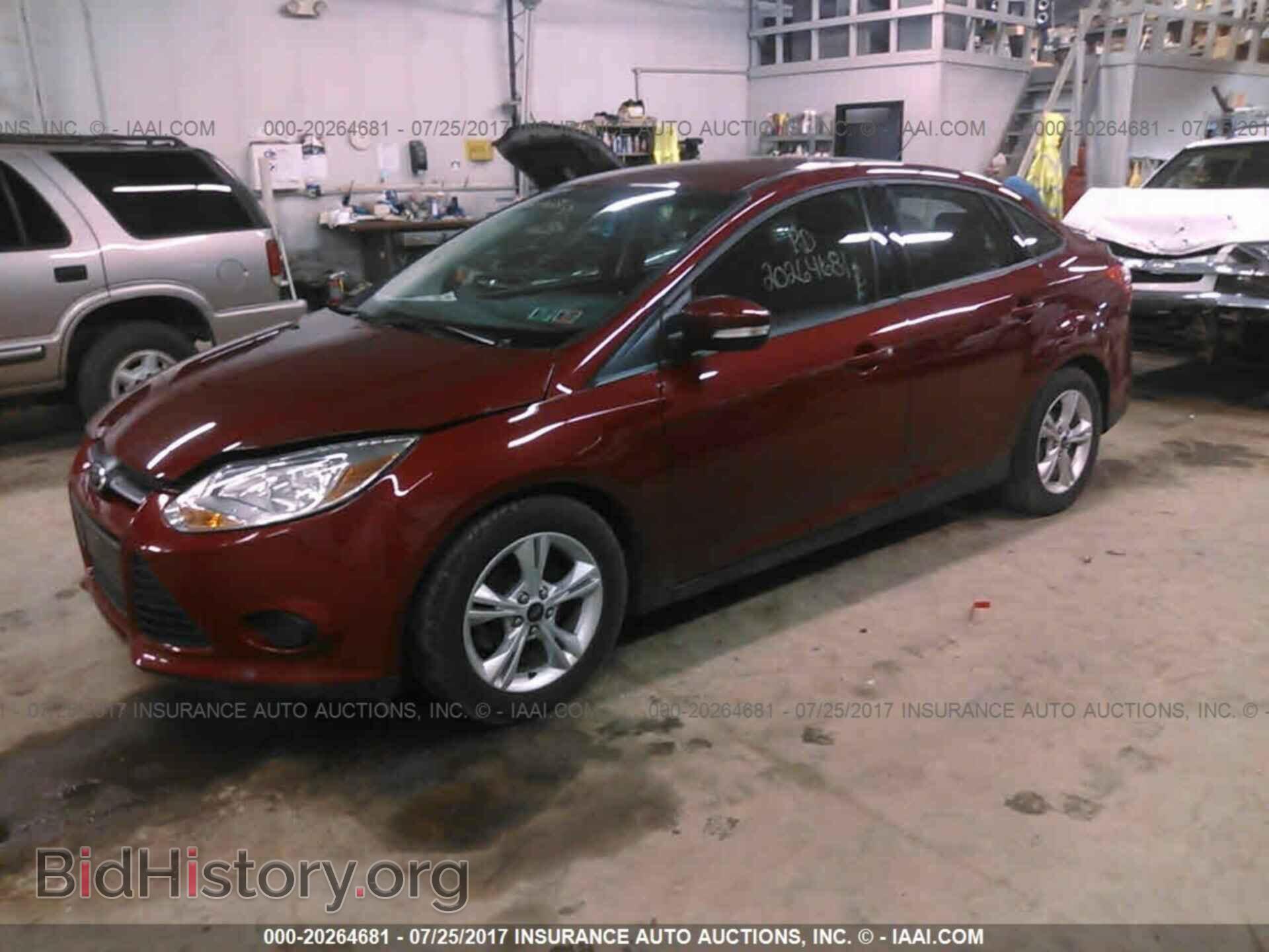 2013 Ford Focus - VIN: 1FADP3F2XDL130286 - Photo 2