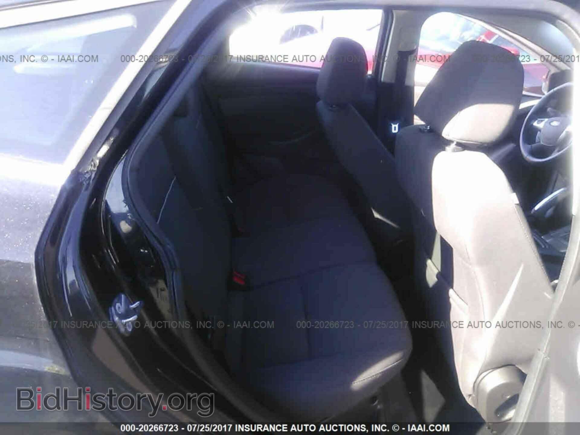 2012 Ford Focus - VIN: 1FAHP3M25CL436640 - Photo 8