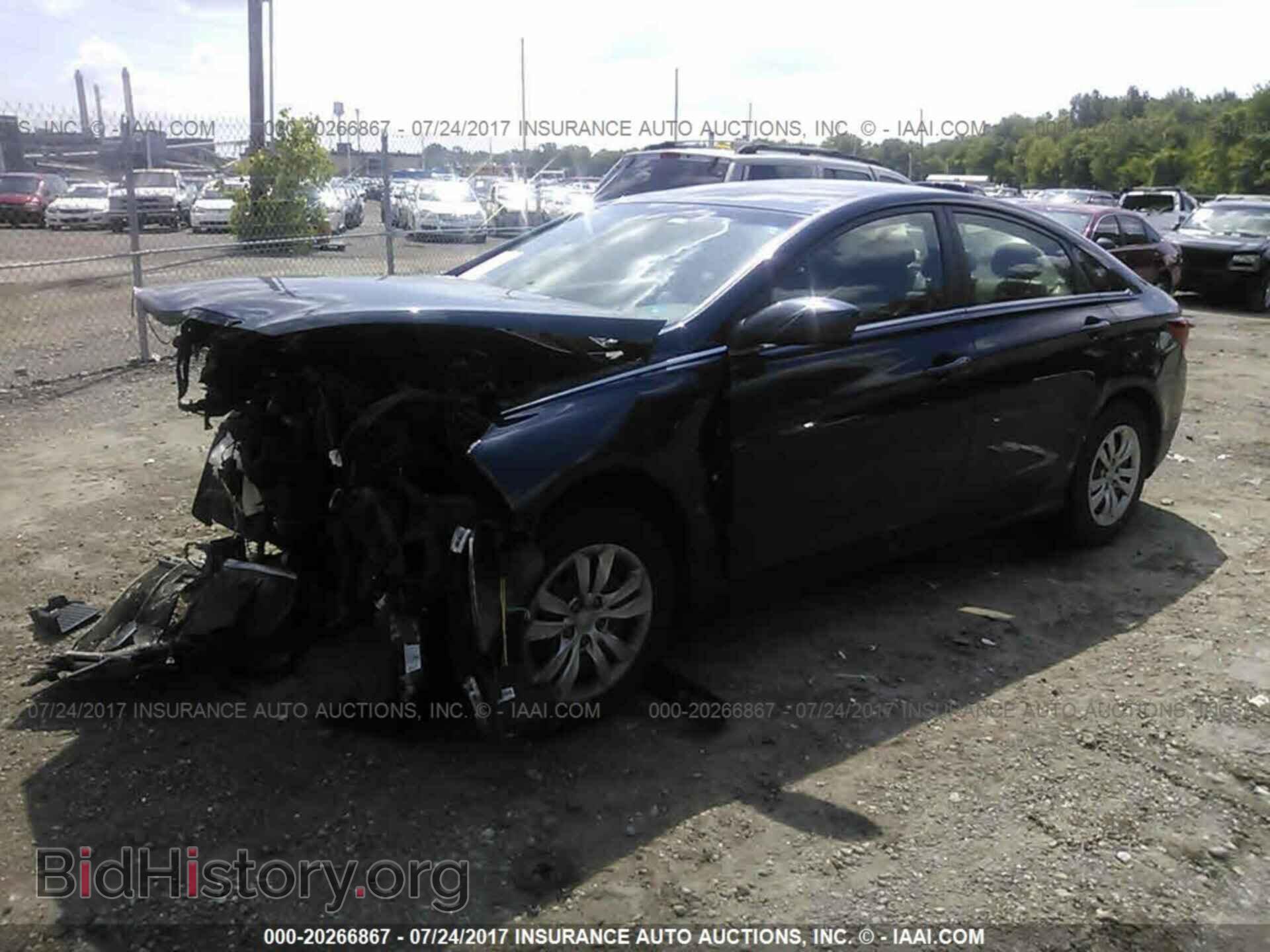 2012 Hyundai Sonata - VIN: 5NPEB4AC5CH352255 - Photo 2