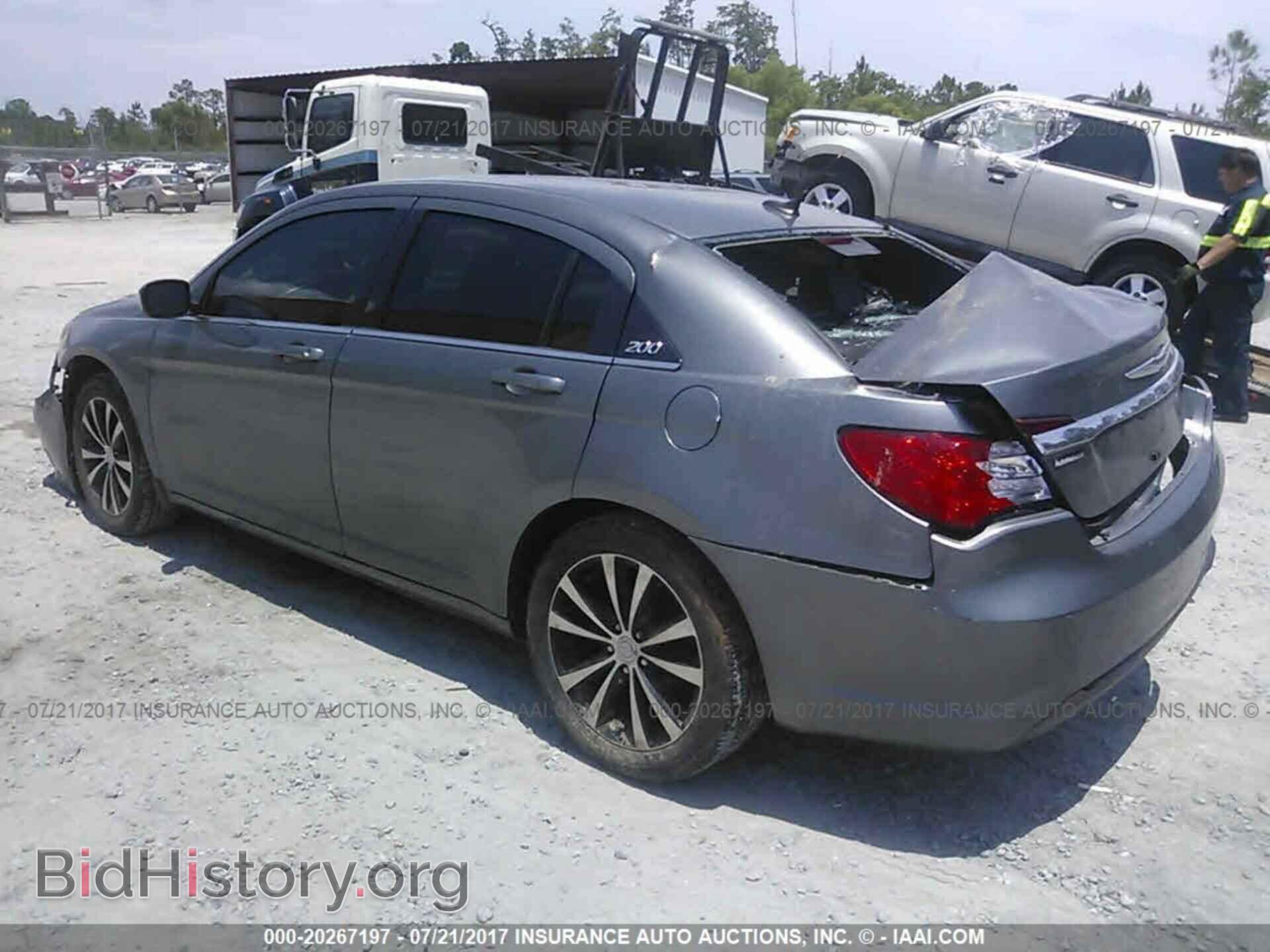 2013 Chrysler 200 - VIN: 1C3CCBBB8DN549831 - Photo 3