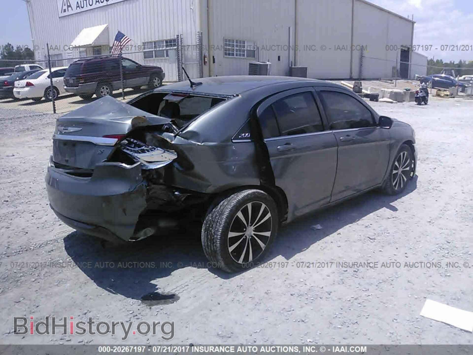 2013 Chrysler 200 - VIN: 1C3CCBBB8DN549831 - Photo 4