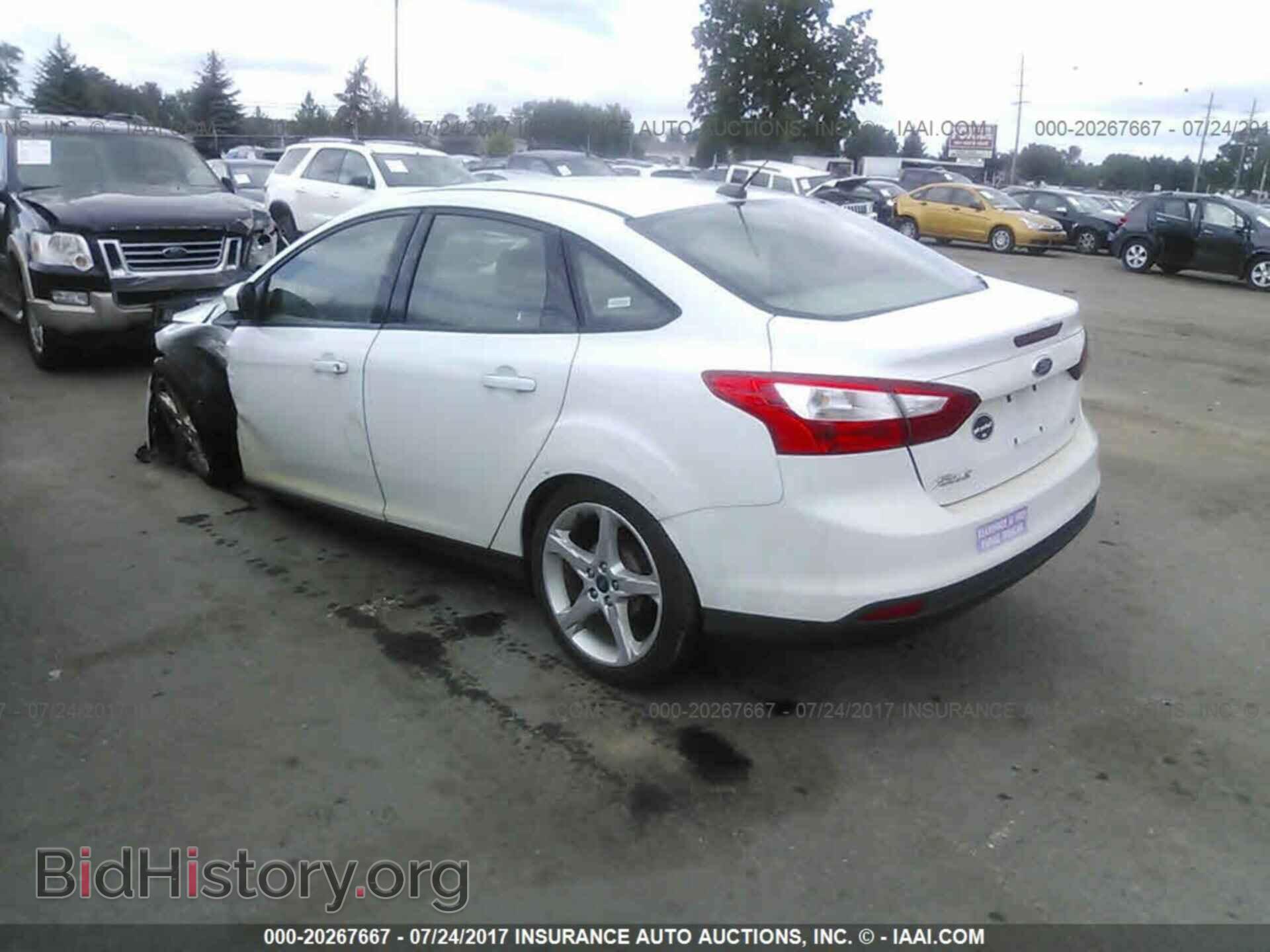 2012 Ford Focus - VIN: 1FAHP3F29CL106061 - Photo 3