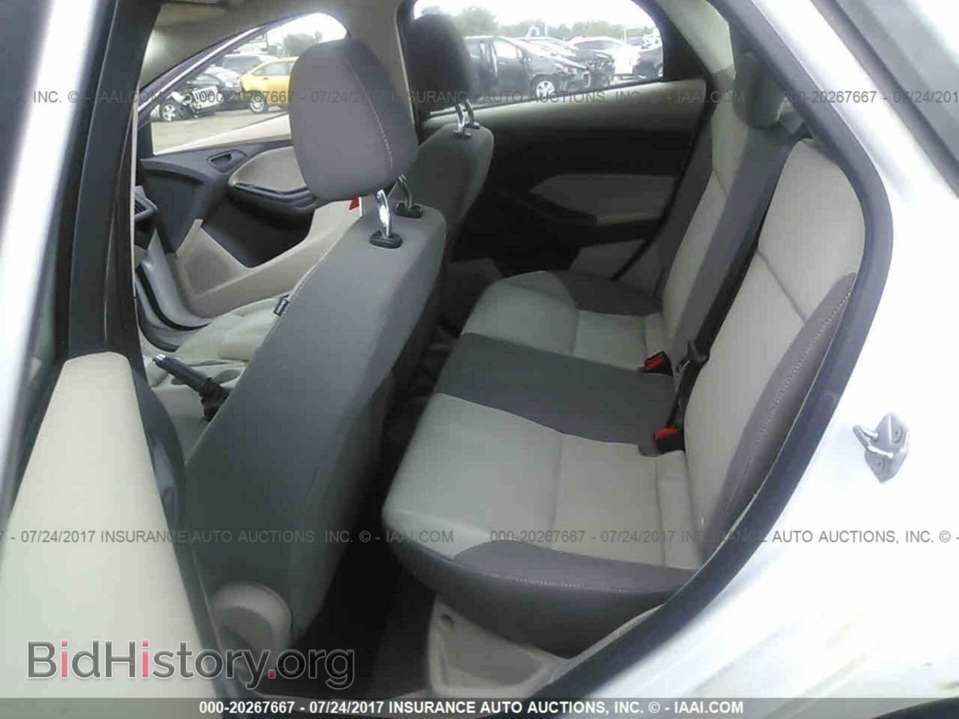 2012 Ford Focus - VIN: 1FAHP3F29CL106061 - Photo 8