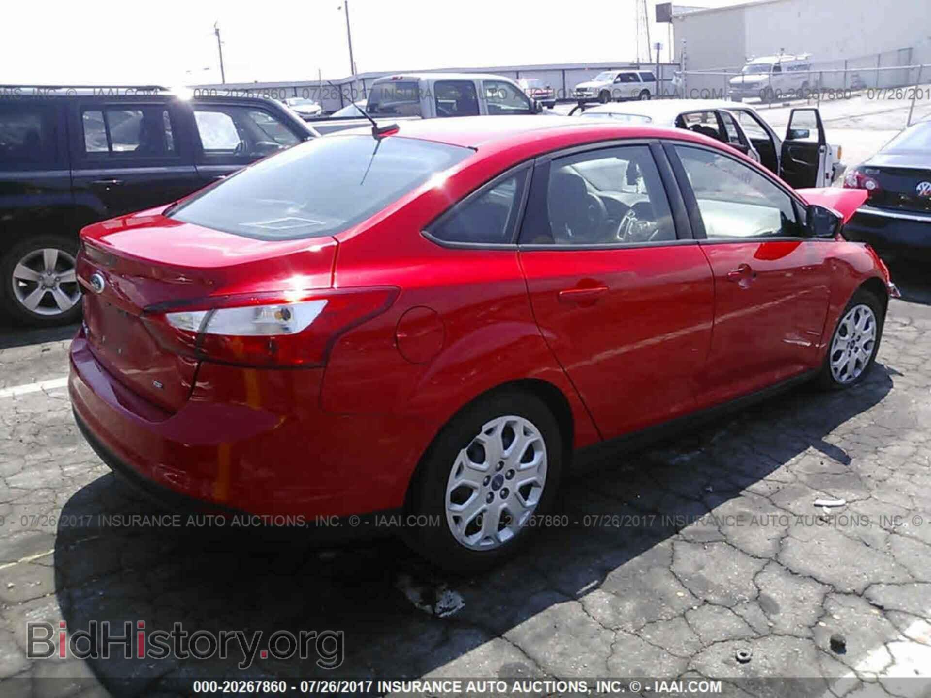 2012 Ford Focus - VIN: 1FAHP3F25CL332002 - Photo 4