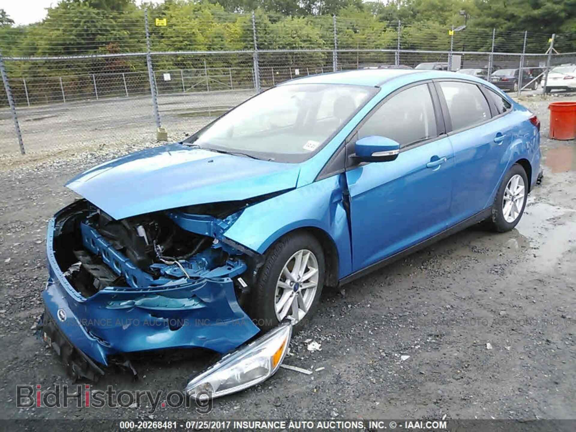 2016 Ford Focus - VIN: 1FADP3F23GL389285 - Photo 2