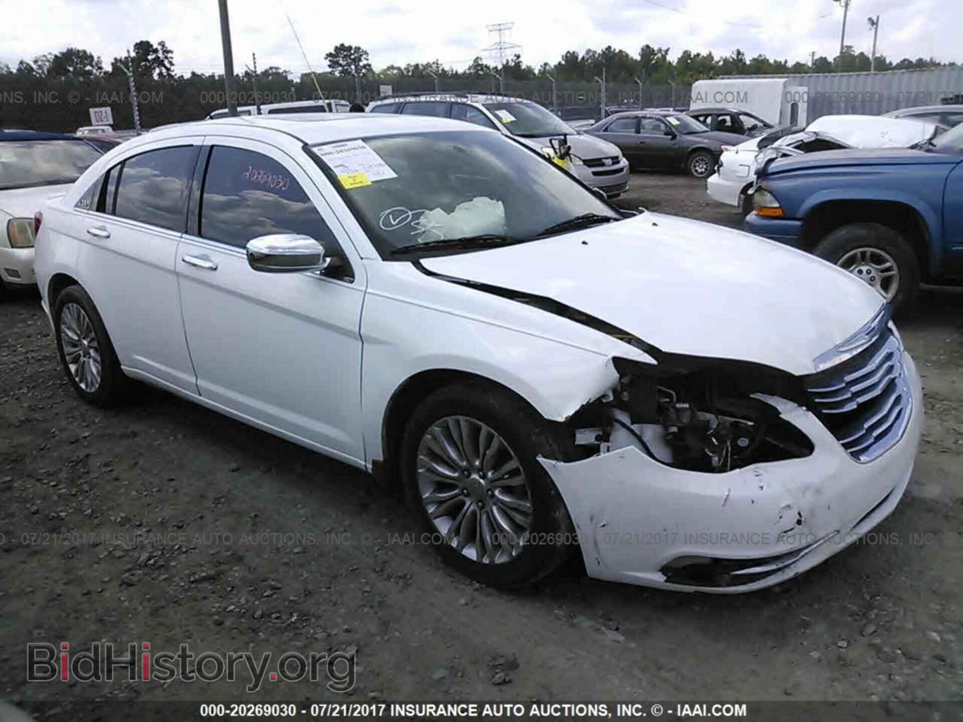 Photo 1C3BC2FG3BN618665 - Chrysler 200 2011