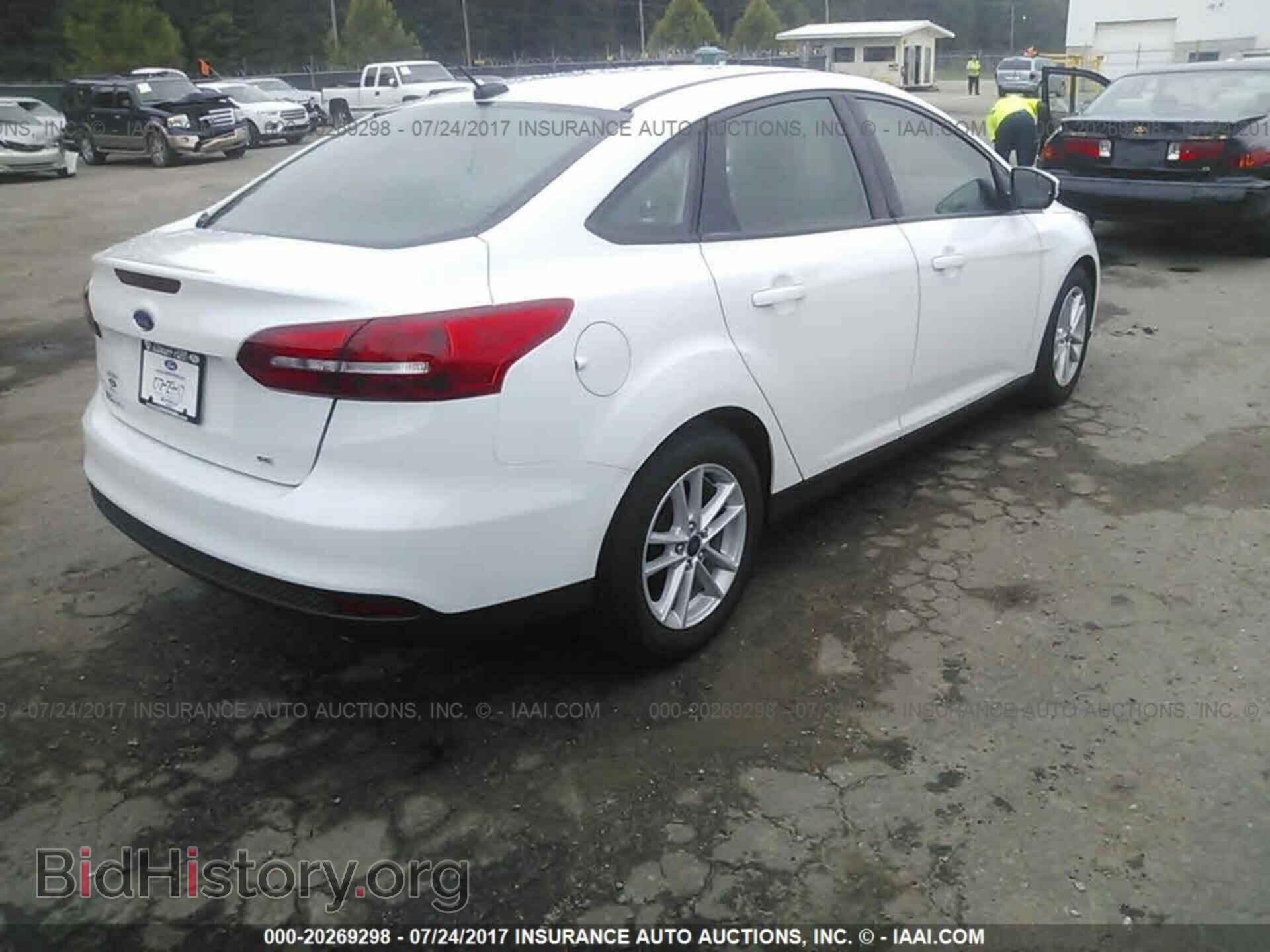 2017 Ford Focus - VIN: 1FADP3F27HL274545 - Photo 4